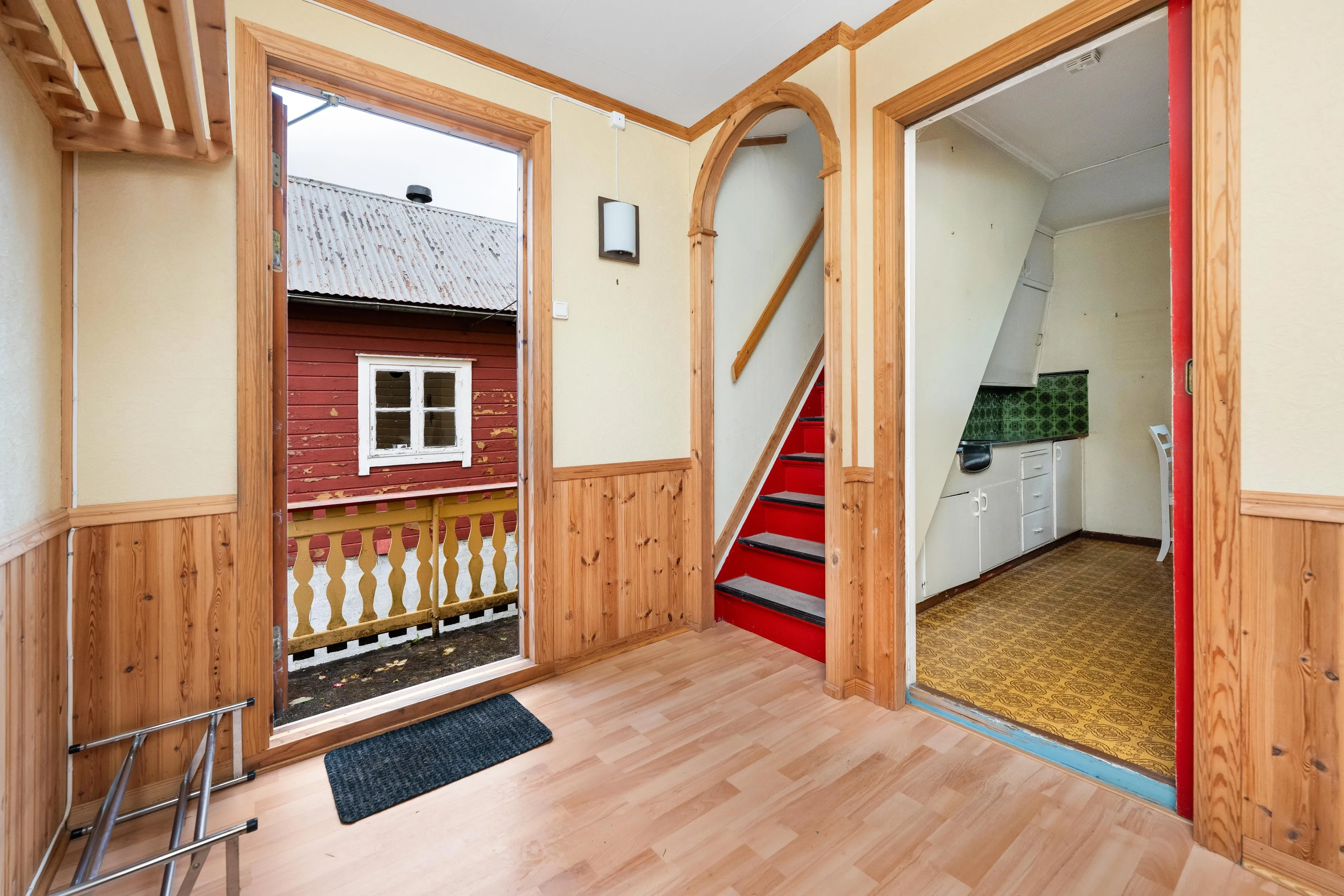 1936 Cabin in Dalsøyra with Restoration Potential and Wood Heating - View image 7 of 38