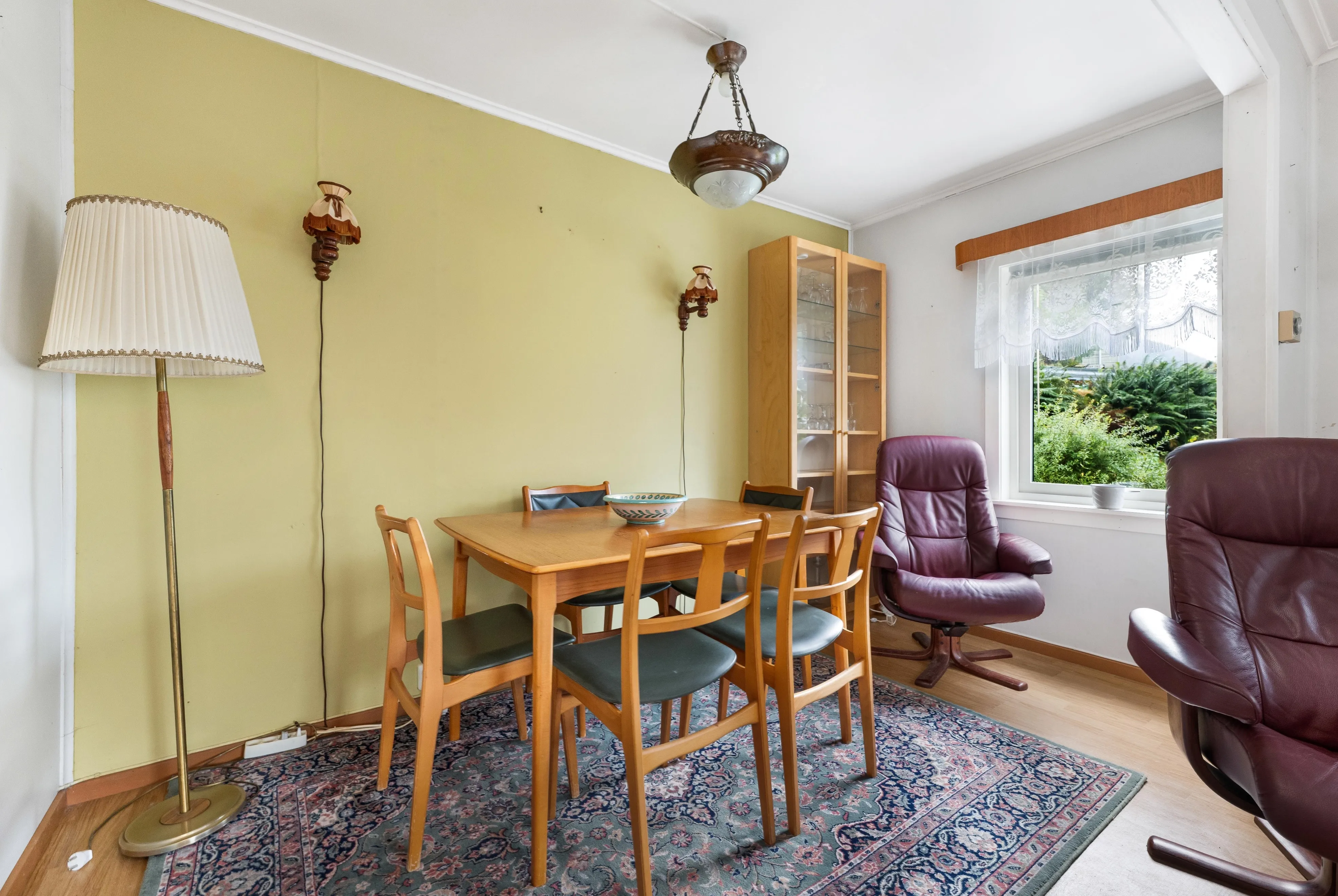 1936 Cabin in Dalsøyra with Restoration Potential and Wood Heating - View image 13 of 38
