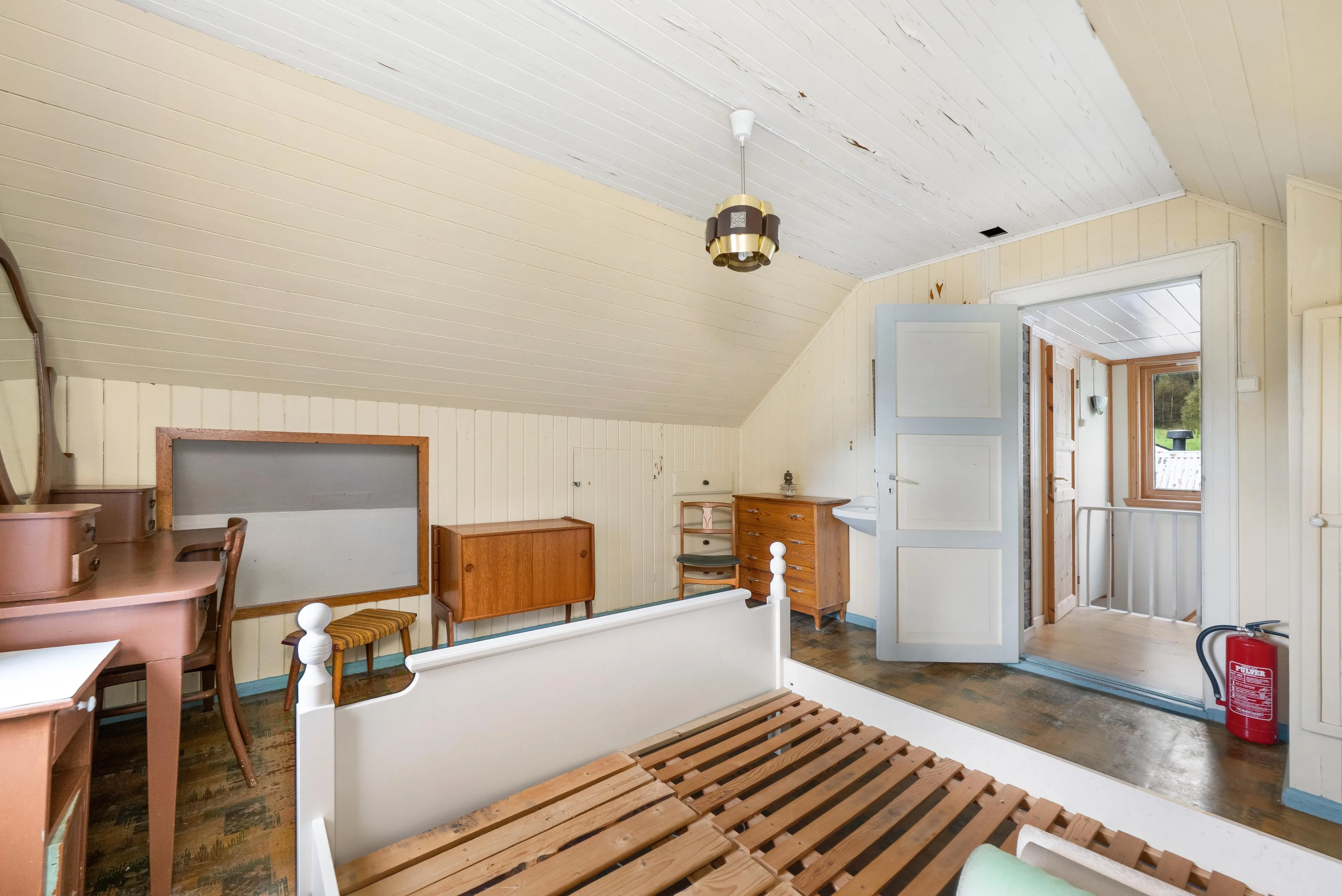 1936 Cabin in Dalsøyra with Restoration Potential and Wood Heating - View image 22 of 38