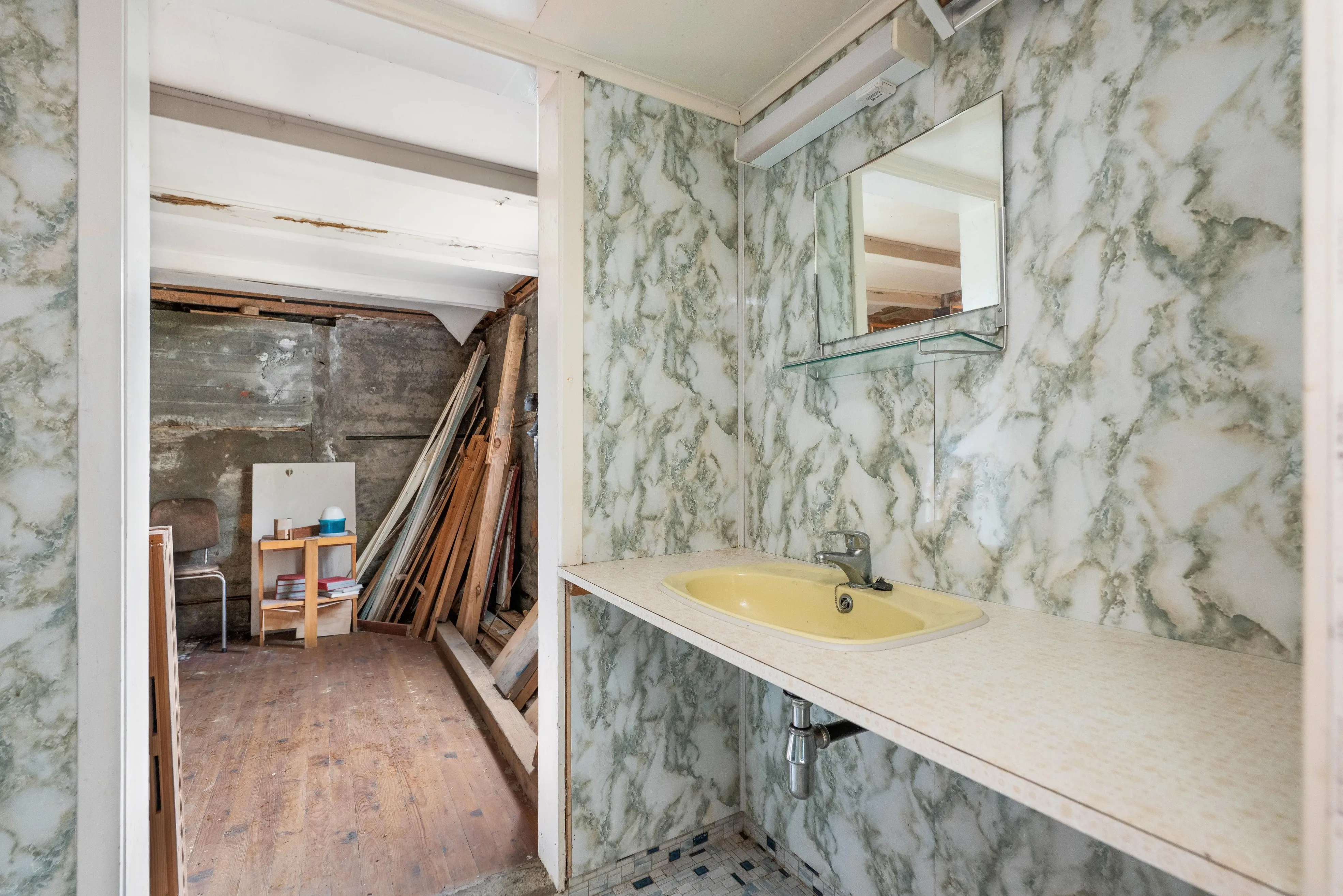 1936 Cabin in Dalsøyra with Restoration Potential and Wood Heating - View image 28 of 38