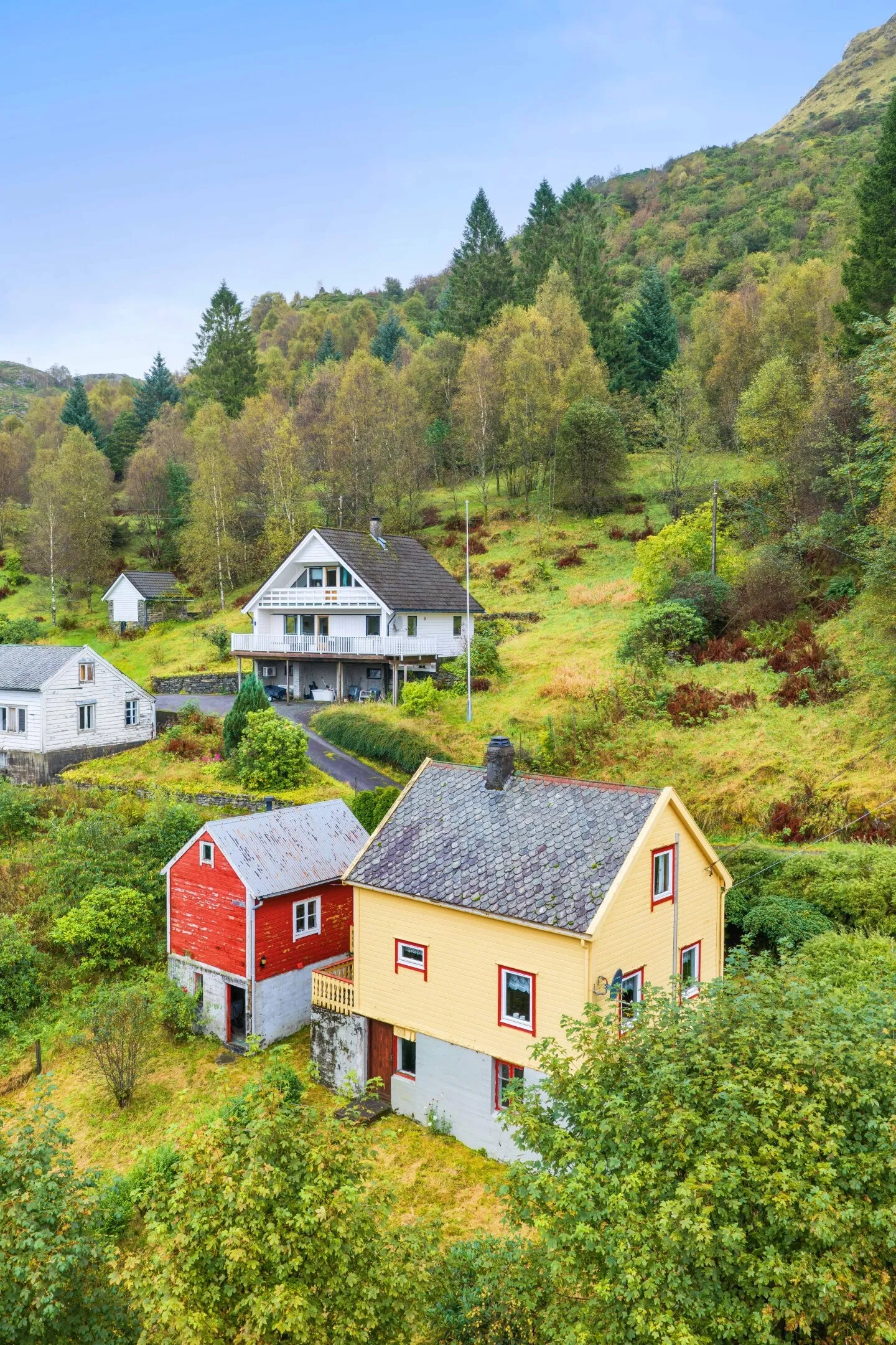 1936 Cabin in Dalsøyra with Restoration Potential and Wood Heating - View image 30 of 38