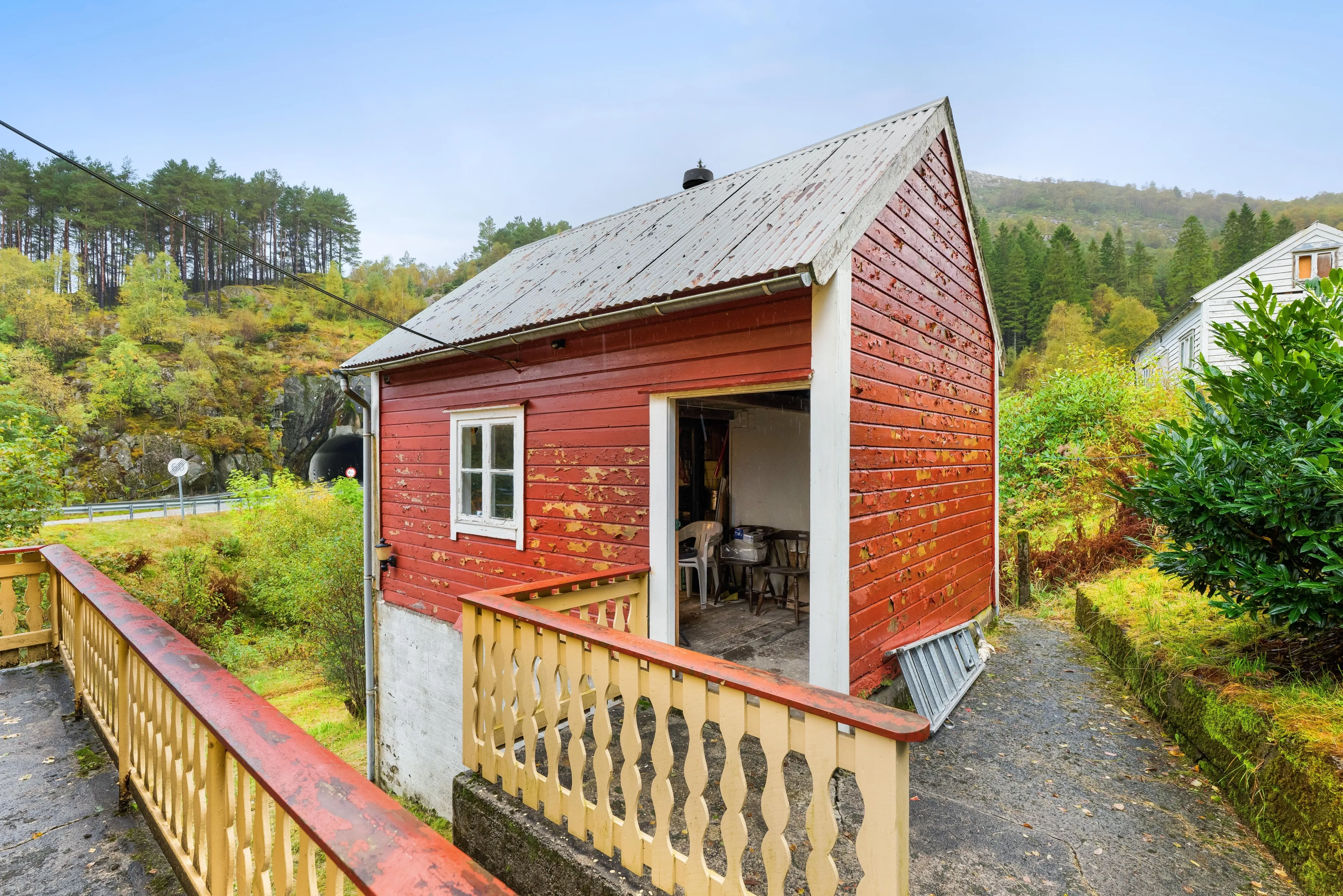 1936 Cabin in Dalsøyra with Restoration Potential and Wood Heating - View image 31 of 38