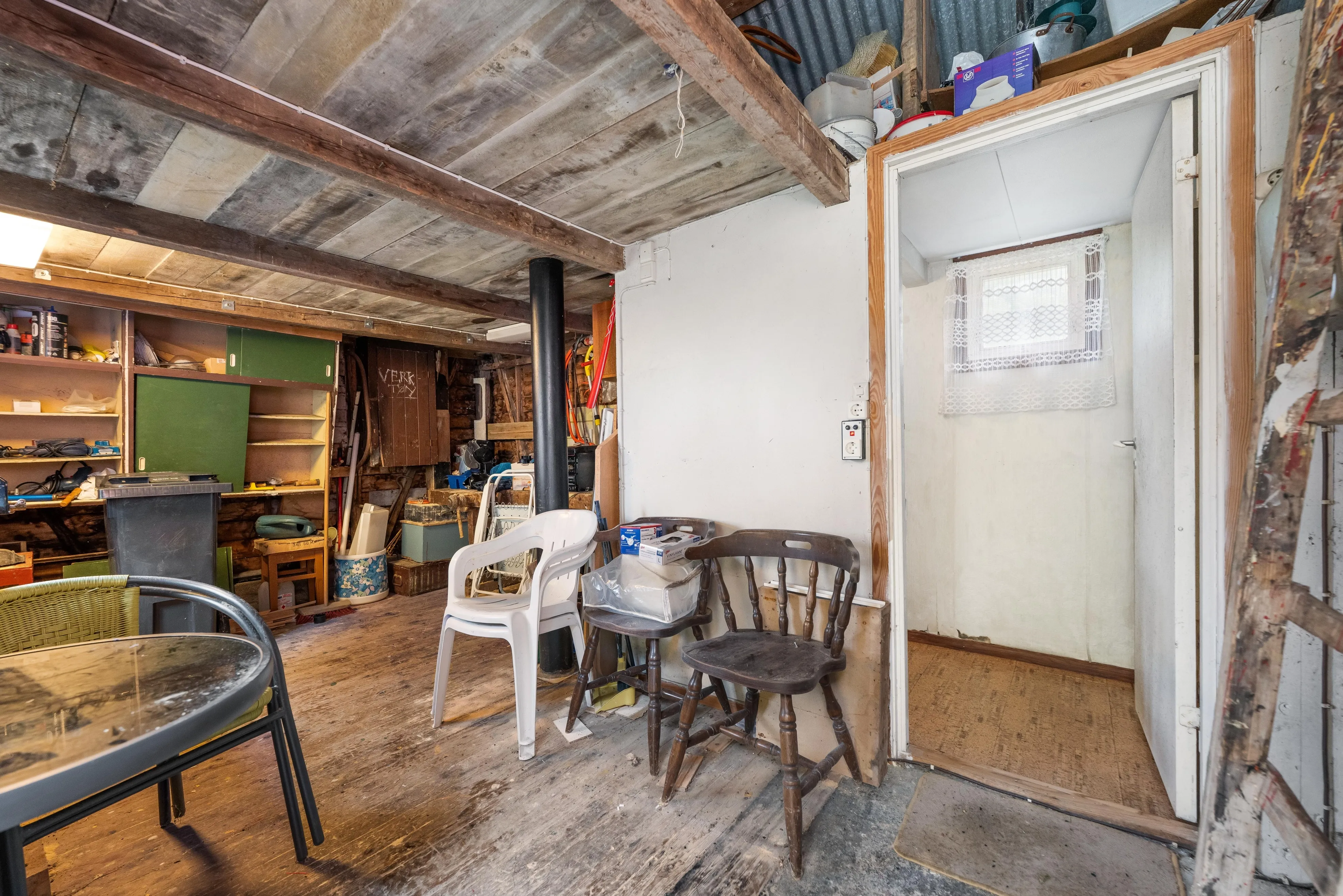 1936 Cabin in Dalsøyra with Restoration Potential and Wood Heating - View image 33 of 38
