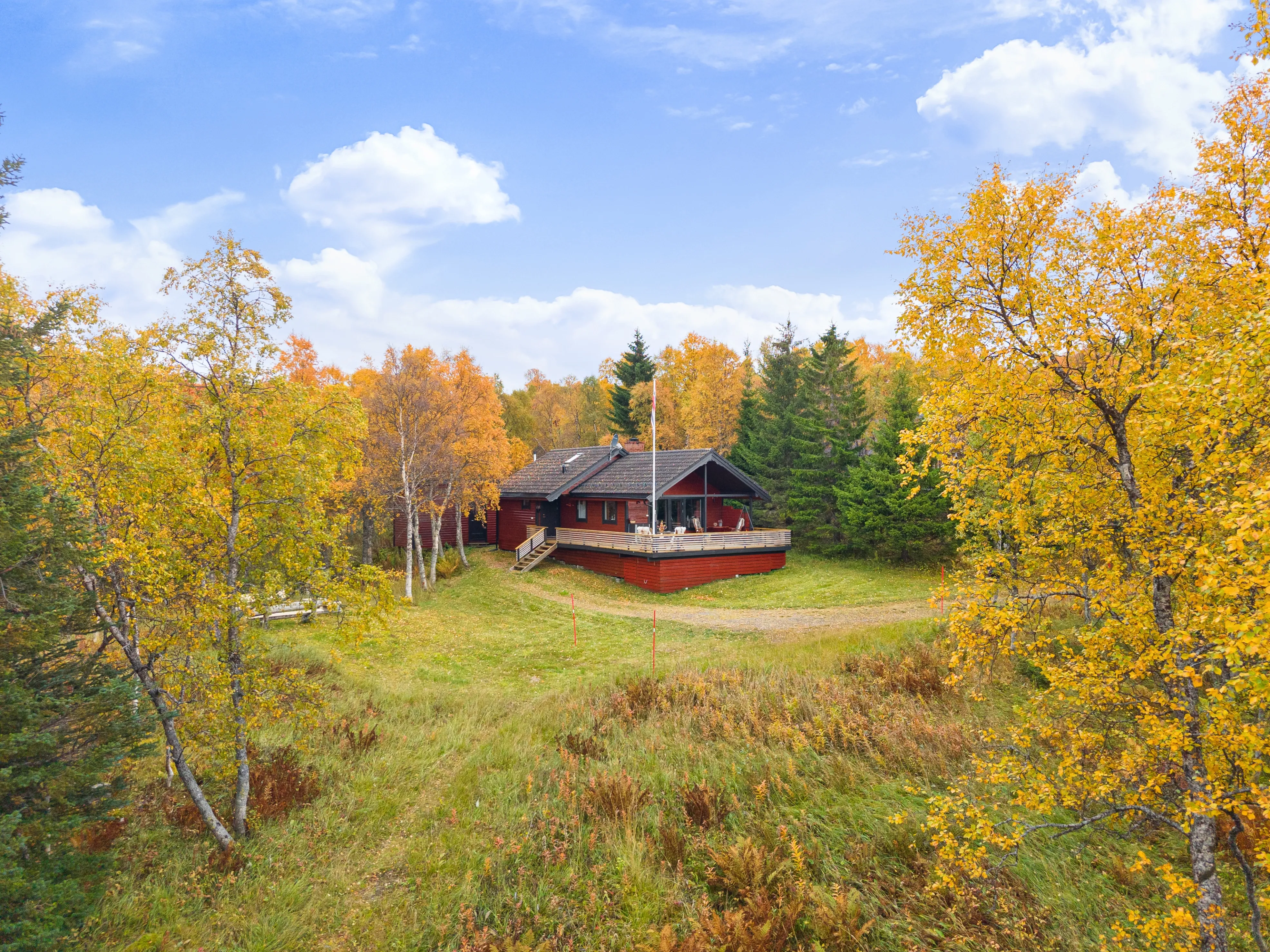 1990s Lakeside Cabin in Troms with Terrace and Parking - View image 44 of 46