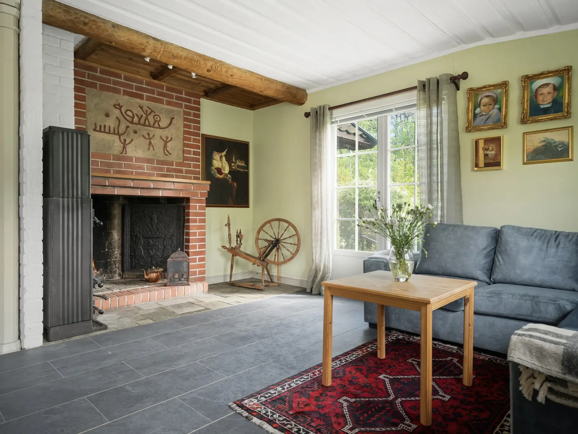 1950s Fredrikstad House with Expansive Garden and Terrace - View image 8 of 51
