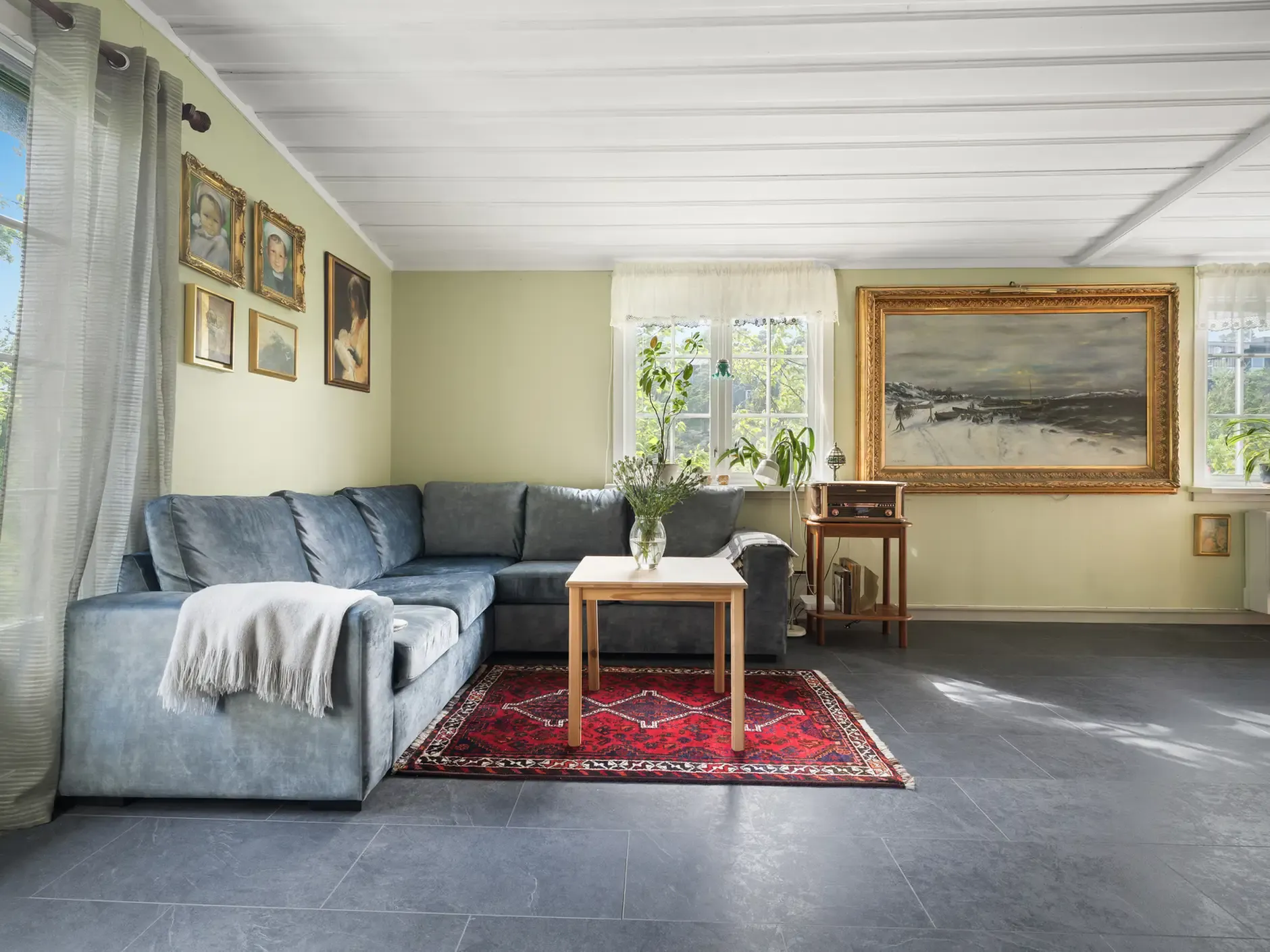 1950s Fredrikstad House with Expansive Garden and Terrace - View image 10 of 51
