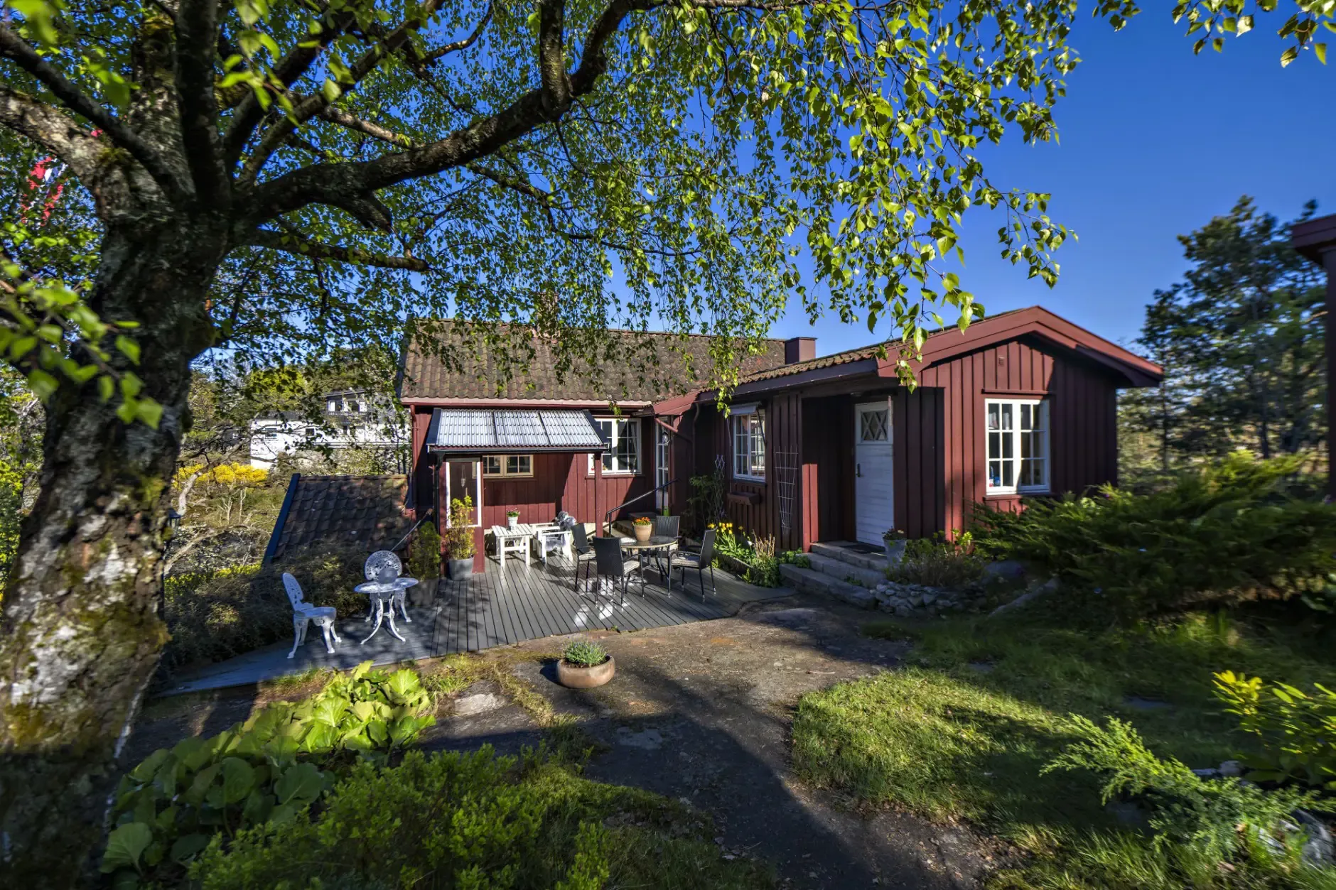 1950s Fredrikstad House with Expansive Garden and Terrace - View image 47 of 51