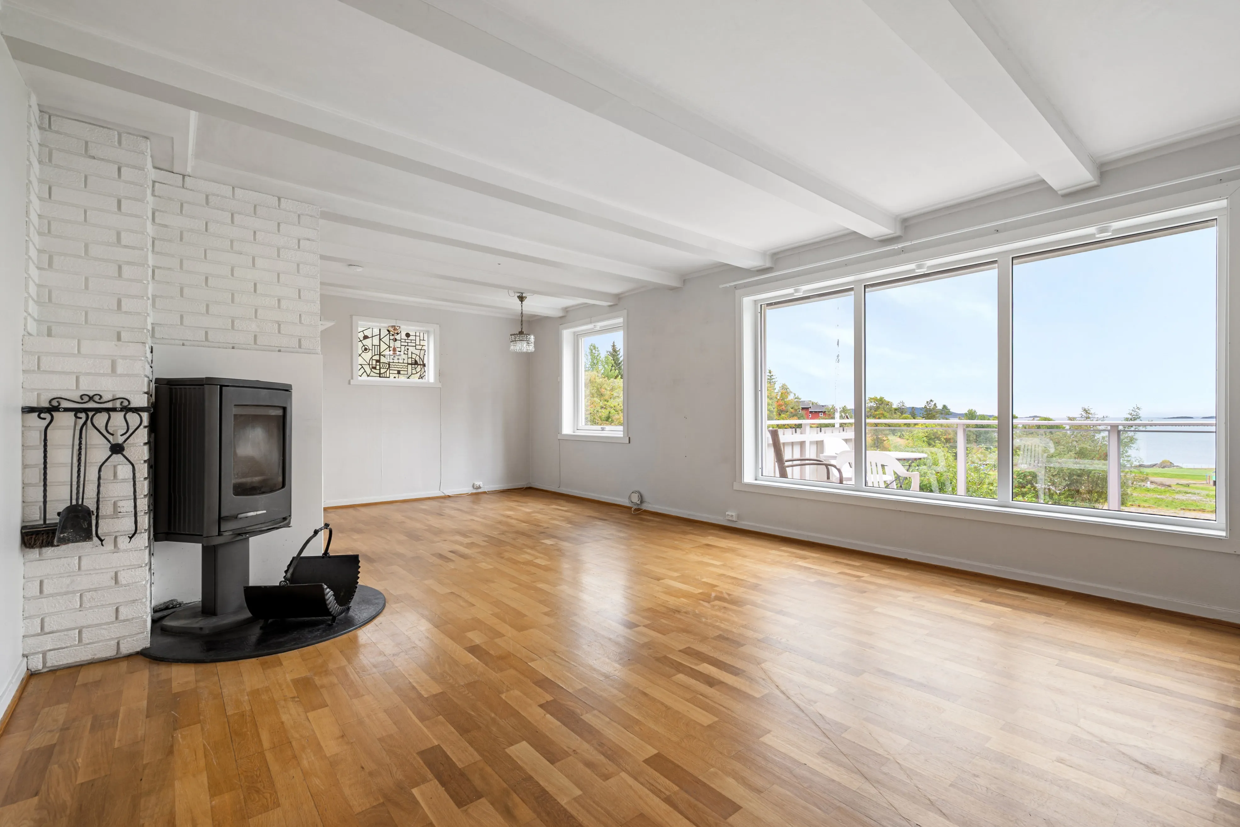 1910 Harstad House with Sea Views, Modern Kitchen and Spacious Grounds - View image 6 of 44