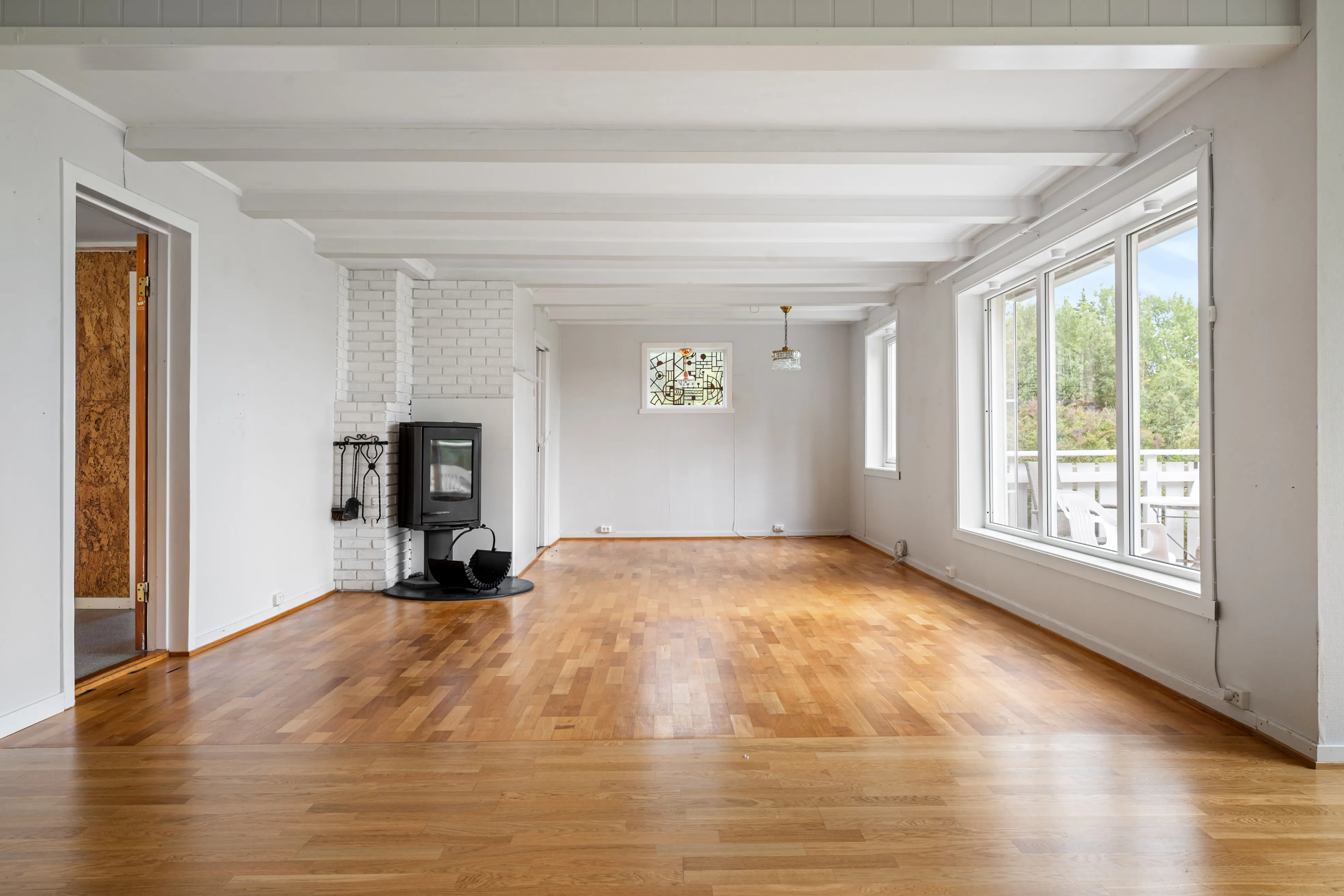 1910 Harstad House with Sea Views, Modern Kitchen and Spacious Grounds - View image 7 of 44