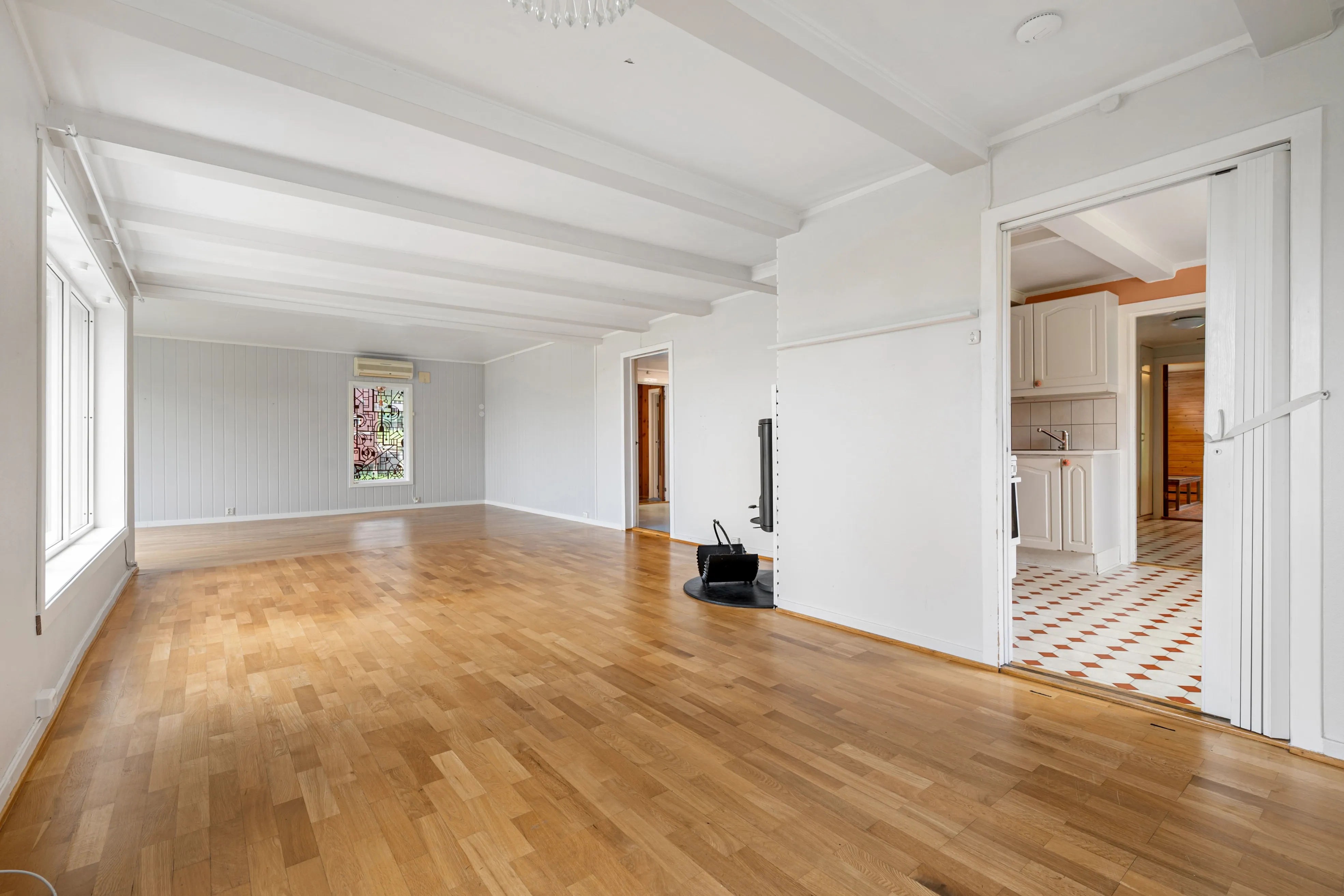 1910 Harstad House with Sea Views, Modern Kitchen and Spacious Grounds - View image 8 of 44