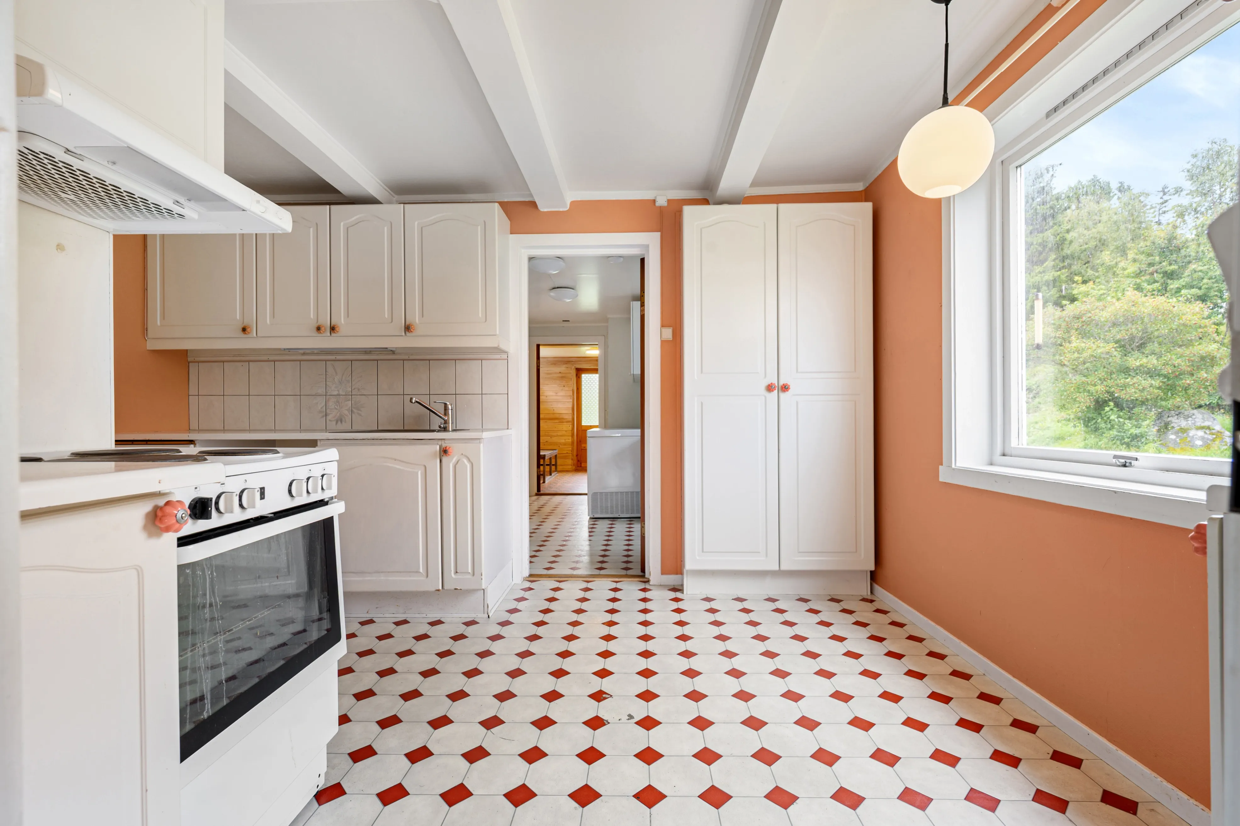 1910 Harstad House with Sea Views, Modern Kitchen and Spacious Grounds - View image 11 of 44