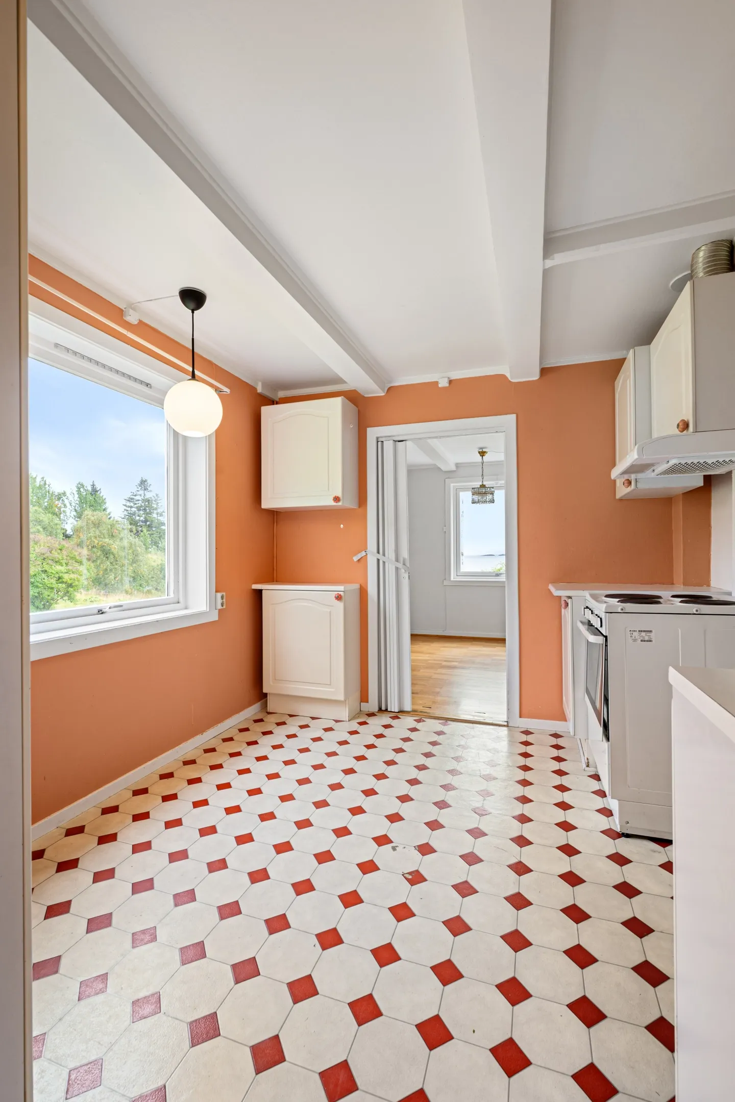1910 Harstad House with Sea Views, Modern Kitchen and Spacious Grounds - View image 14 of 44