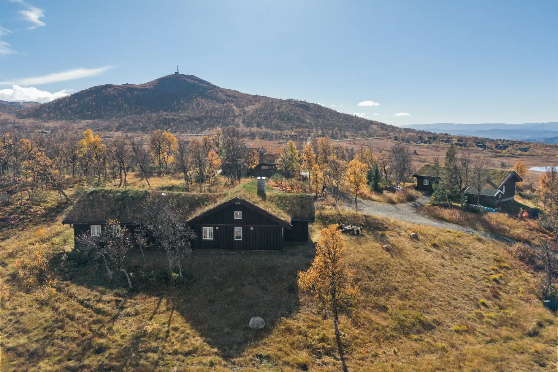 Architect-Designed 5-Bed Country House in Rauland with Mountain Access - Image 5