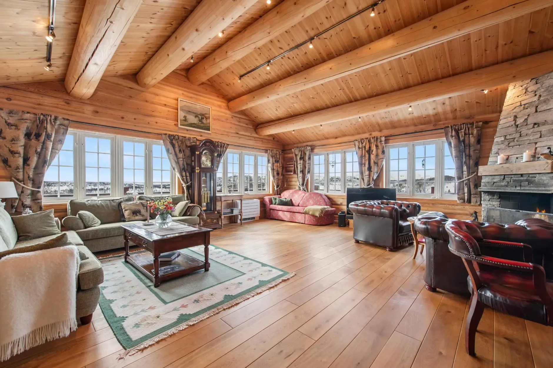 Spacious 4-Bedroom Country House with Expansive Lot in Norway's Telemark Region - View image 6 of 50