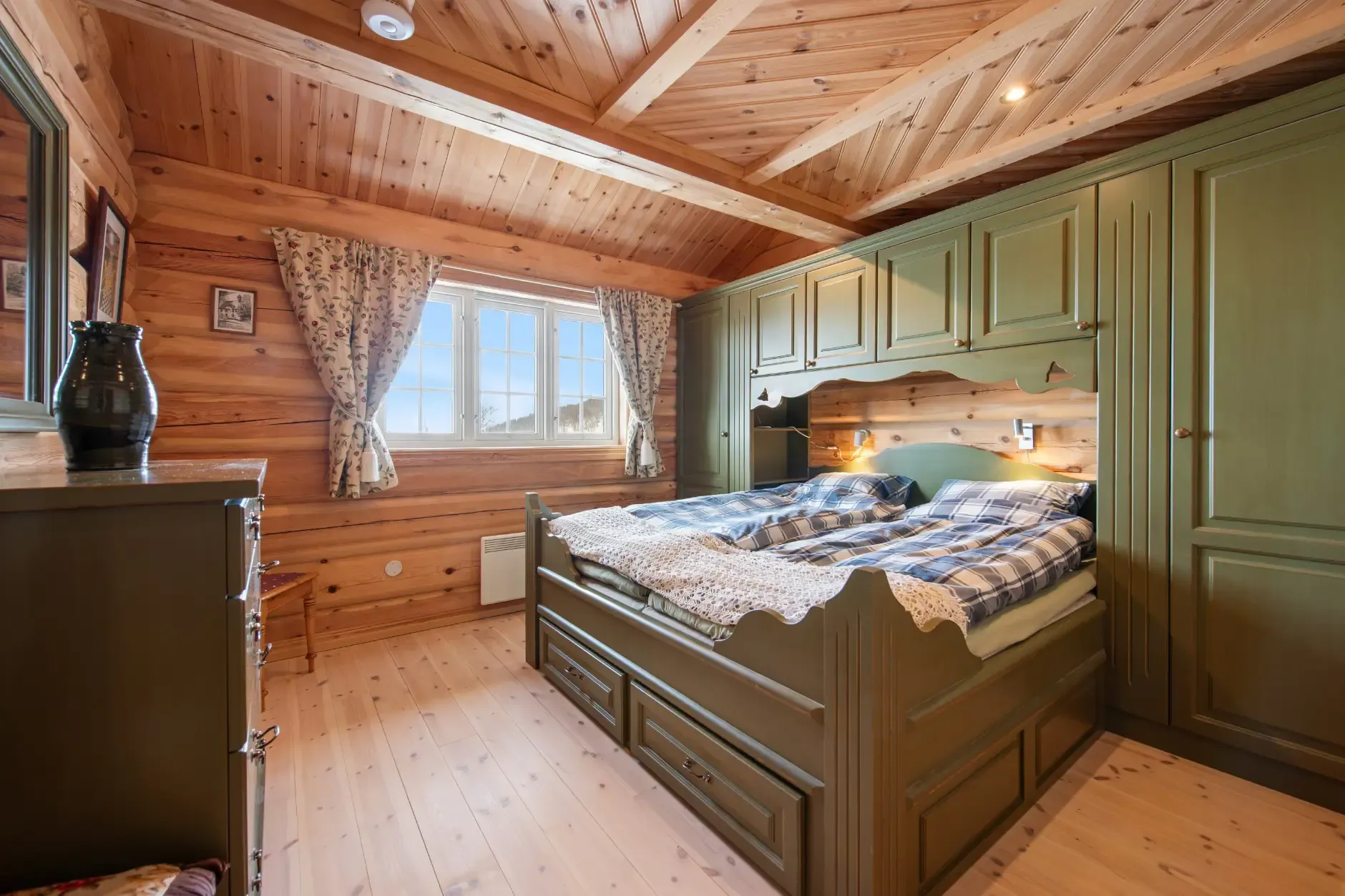 Spacious 4-Bedroom Country House with Expansive Lot in Norway's Telemark Region - View image 16 of 50