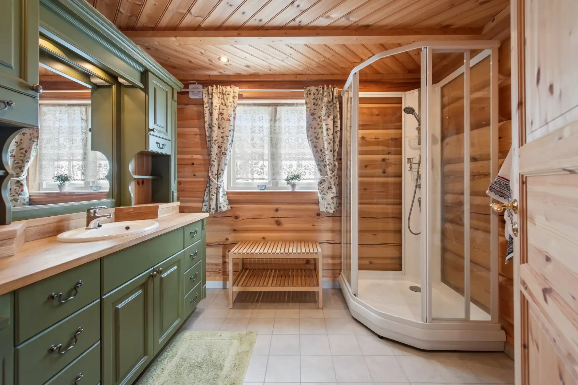 Spacious 4-Bedroom Country House with Expansive Lot in Norway's Telemark Region - View image 18 of 50