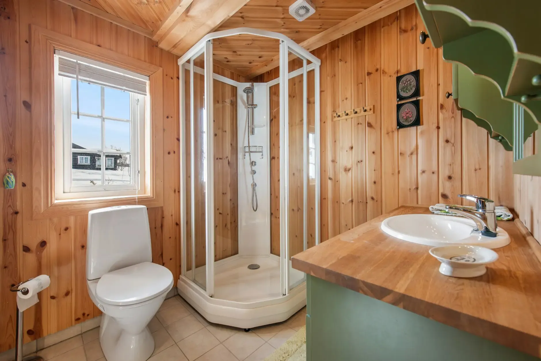 Spacious 4-Bedroom Country House with Expansive Lot in Norway's Telemark Region - View image 24 of 50