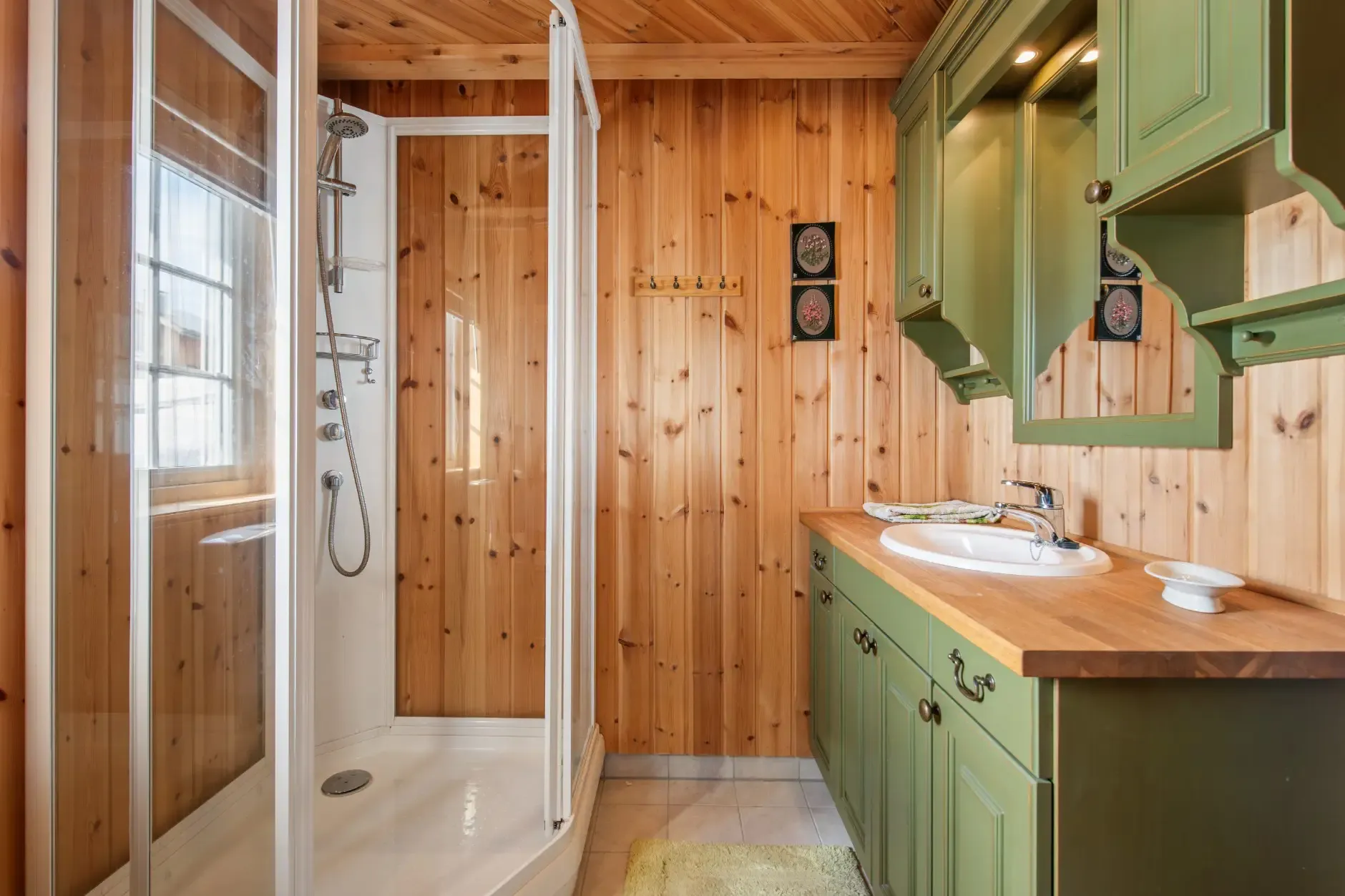 Spacious 4-Bedroom Country House with Expansive Lot in Norway's Telemark Region - View image 25 of 50
