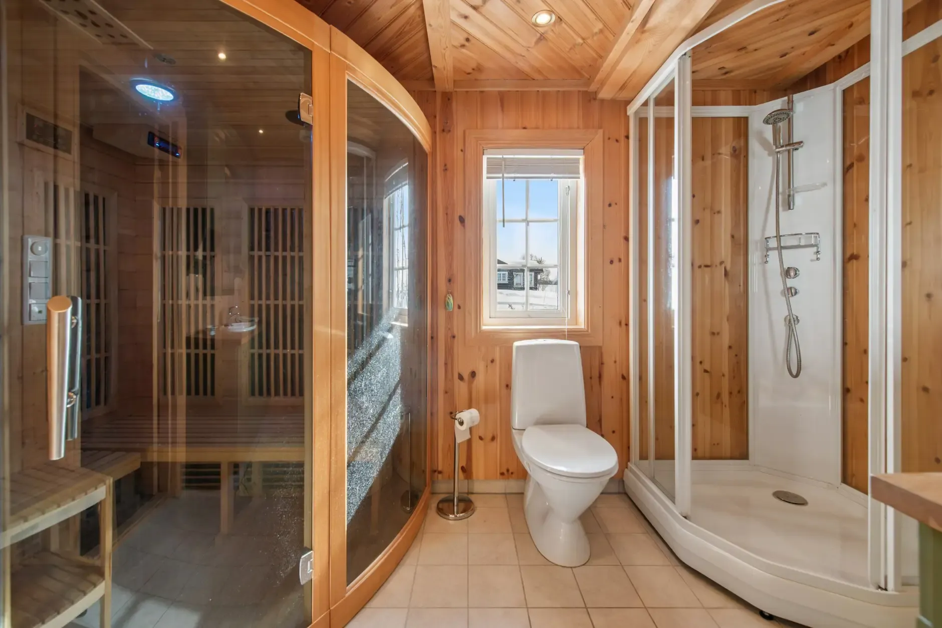 Spacious 4-Bedroom Country House with Expansive Lot in Norway's Telemark Region - View image 27 of 50
