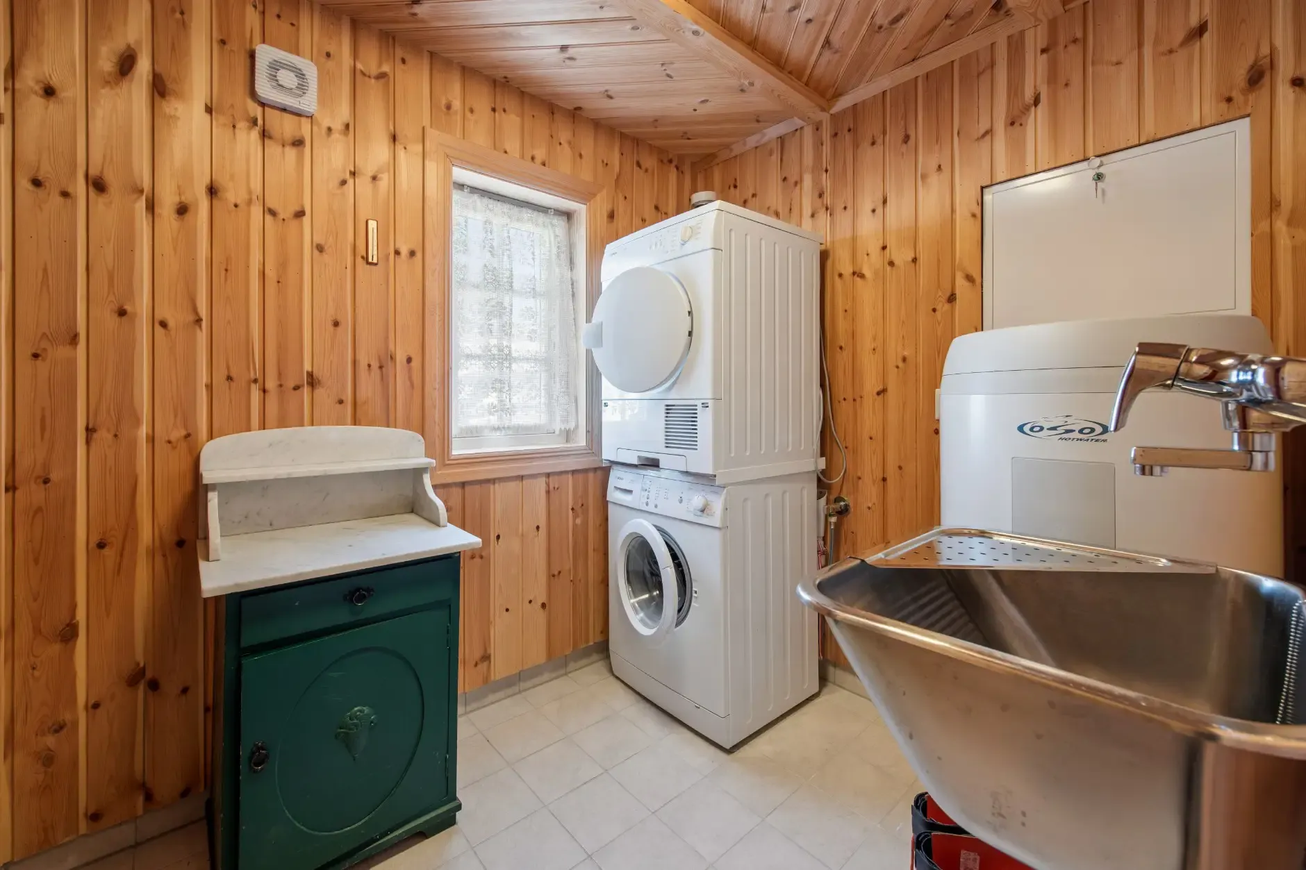 Spacious 4-Bedroom Country House with Expansive Lot in Norway's Telemark Region - View image 28 of 50