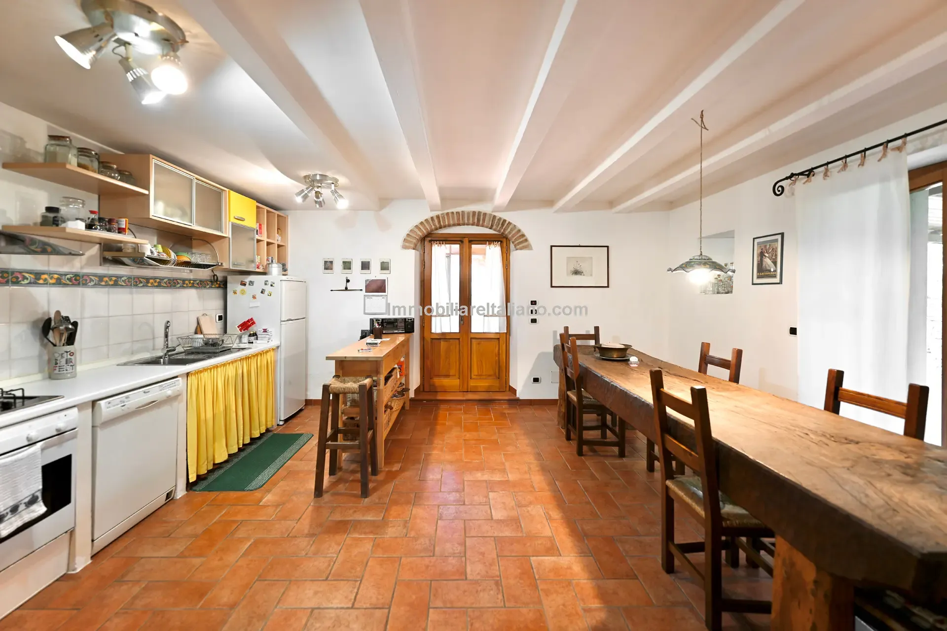 Spacious 5-Bedroom Farmhouse with Garden in Scenic Anghiari, Tuscany - View image 21 of 66