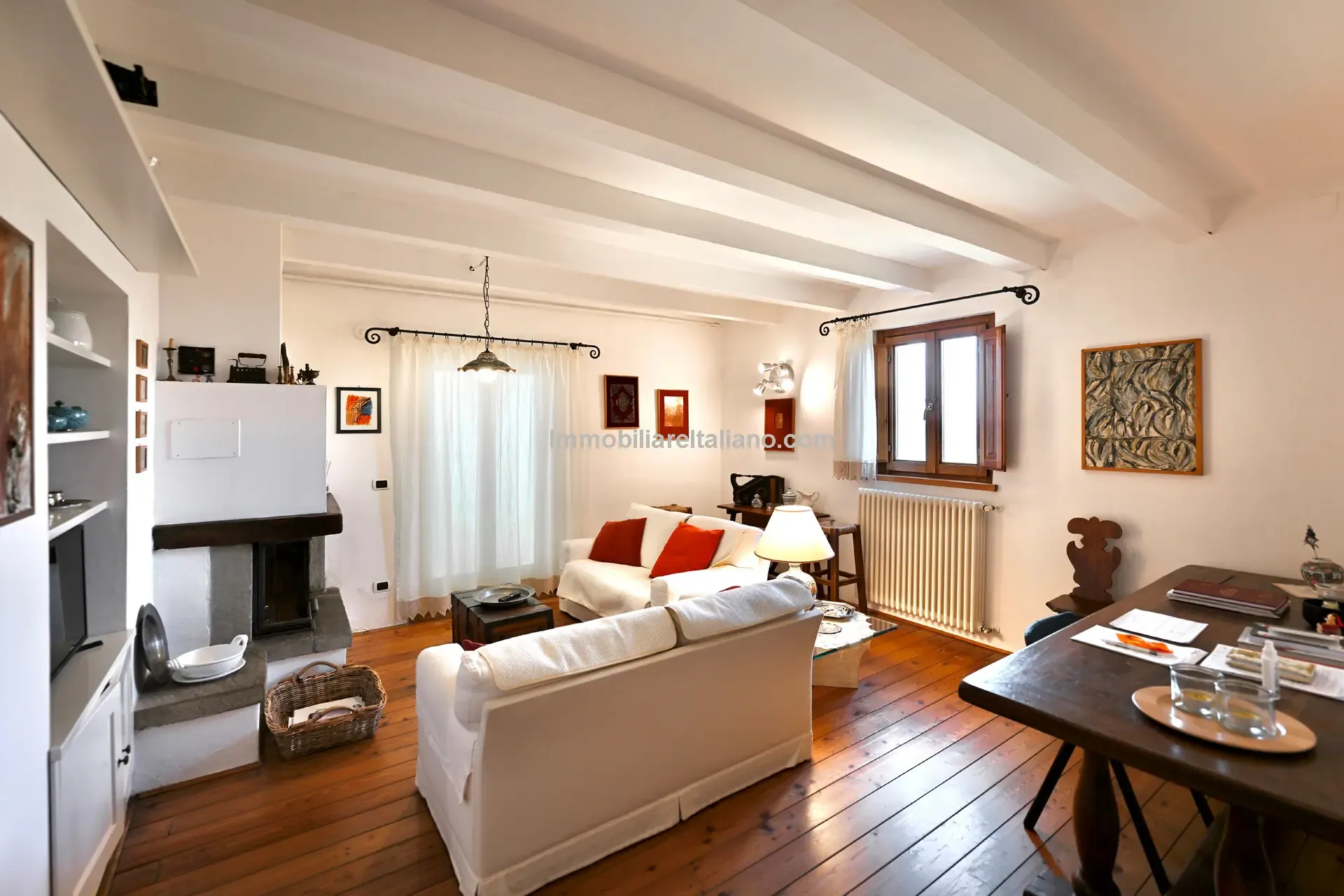 Spacious 5-Bedroom Farmhouse with Garden in Scenic Anghiari, Tuscany - View image 22 of 66