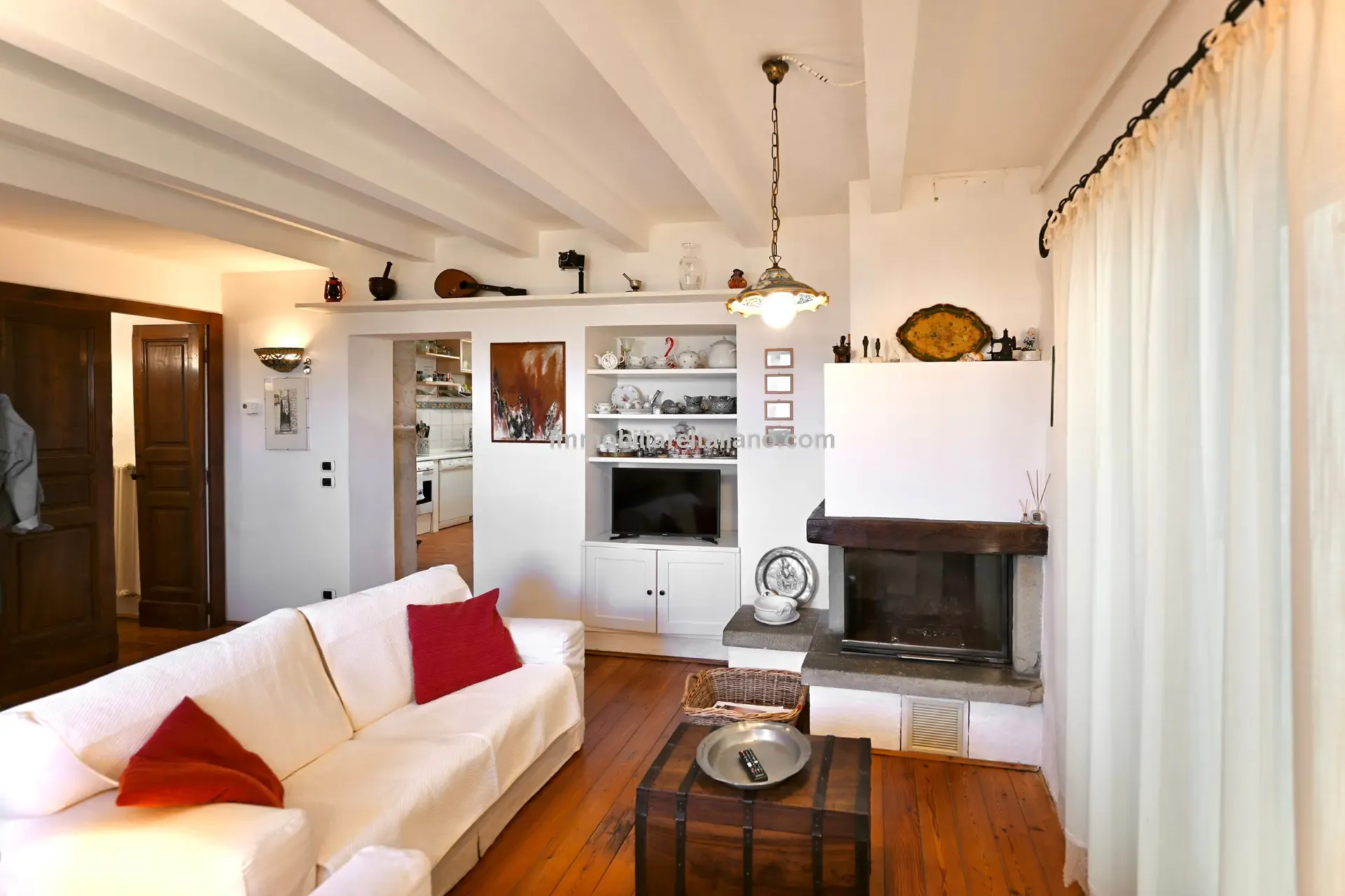 Spacious 5-Bedroom Farmhouse with Garden in Scenic Anghiari, Tuscany - View image 24 of 66