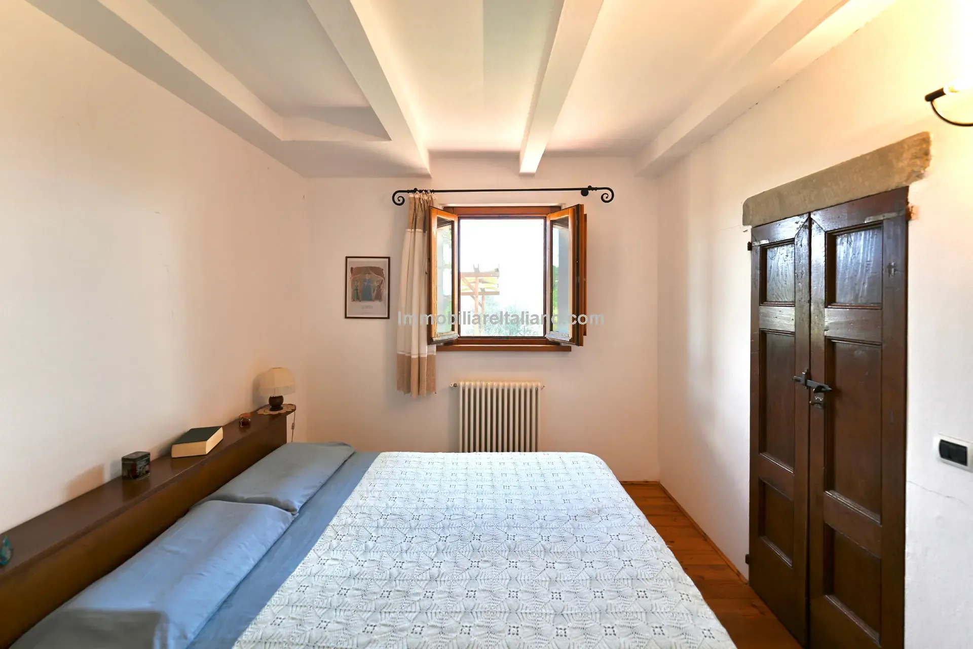Spacious 5-Bedroom Farmhouse with Garden in Scenic Anghiari, Tuscany - View image 31 of 66