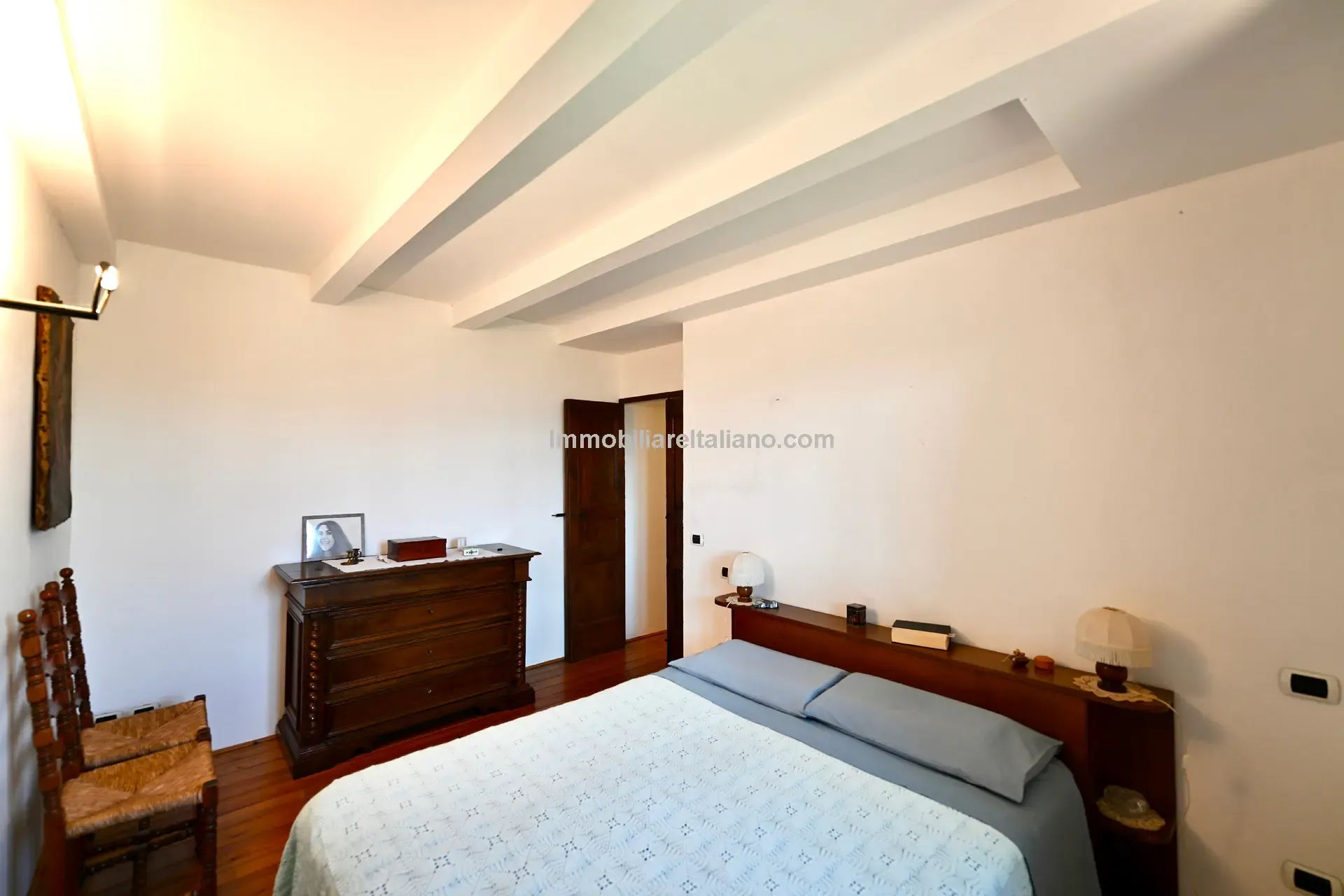 Spacious 5-Bedroom Farmhouse with Garden in Scenic Anghiari, Tuscany - View image 32 of 66