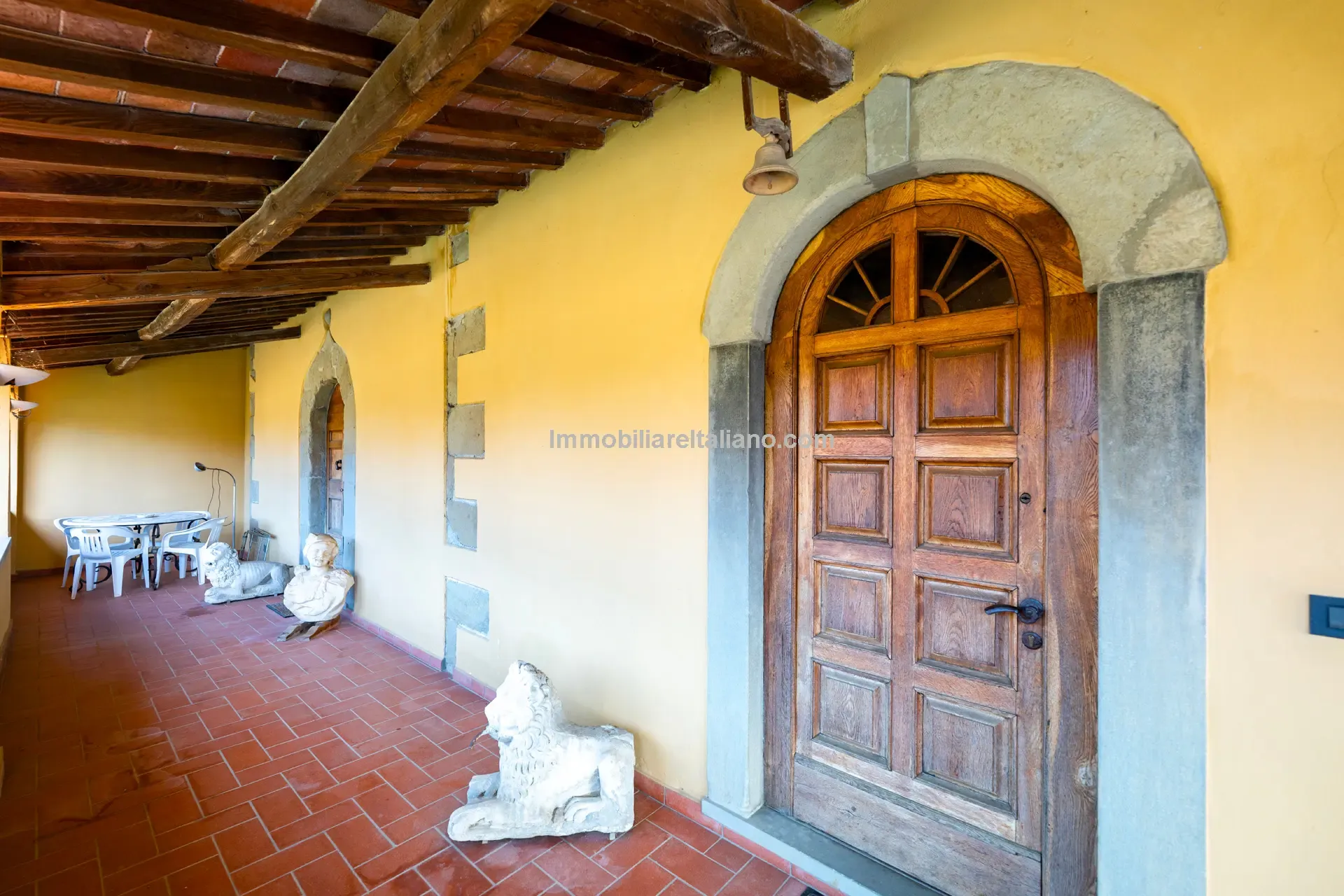 Spacious 5-Bedroom Farmhouse with Garden in Scenic Anghiari, Tuscany - View image 35 of 66