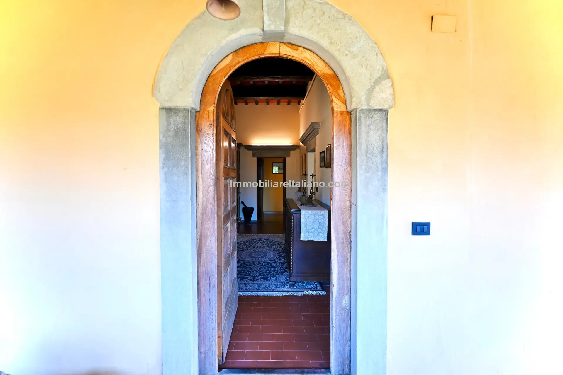 Spacious 5-Bedroom Farmhouse with Garden in Scenic Anghiari, Tuscany - View image 36 of 66