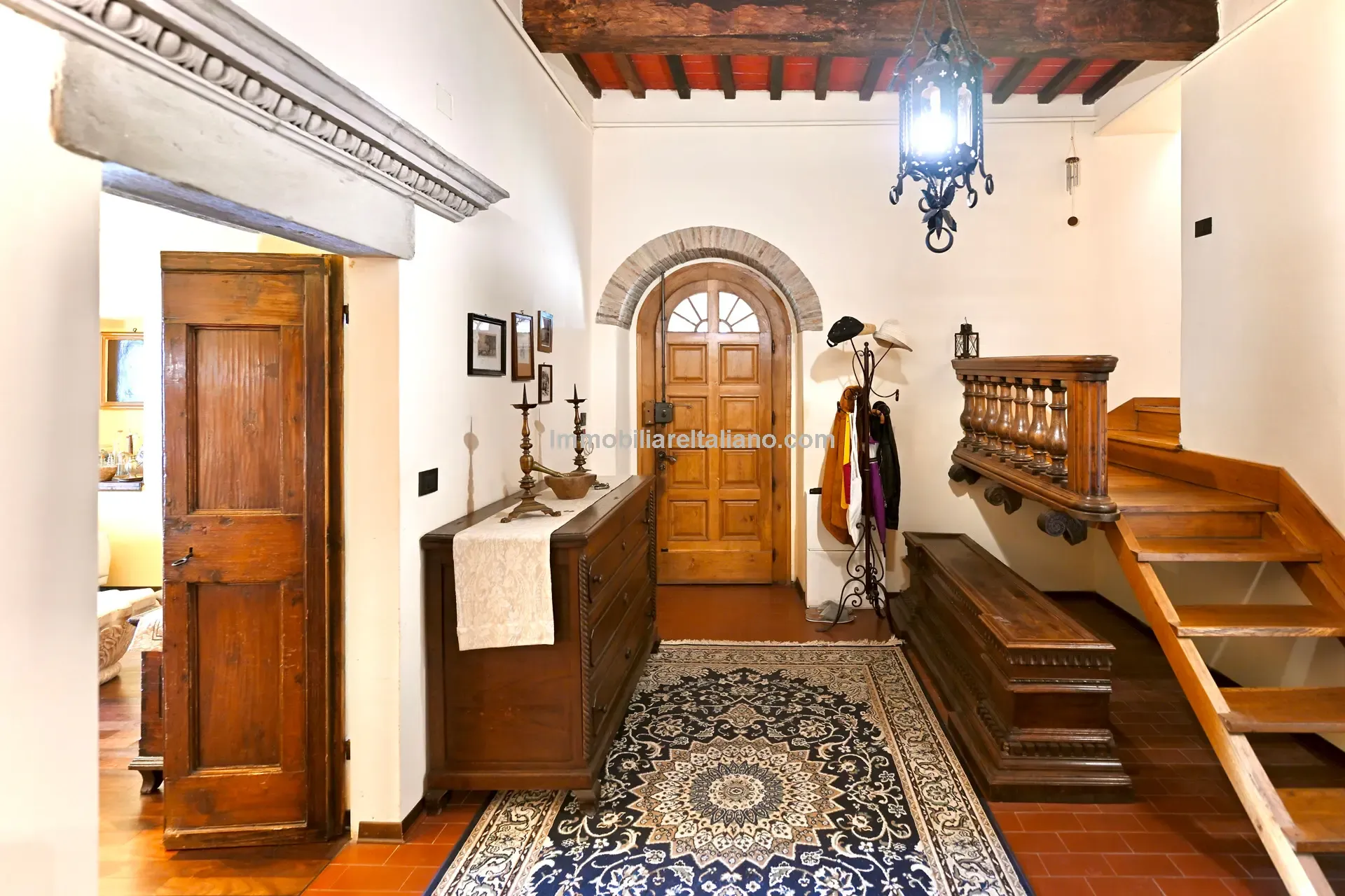 Spacious 5-Bedroom Farmhouse with Garden in Scenic Anghiari, Tuscany - View image 38 of 66