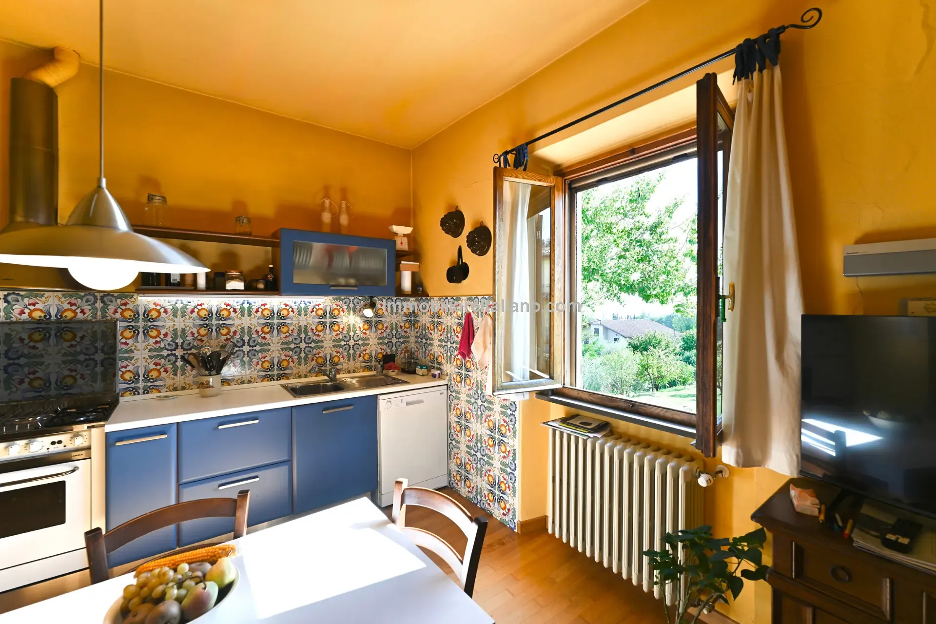 Spacious 5-Bedroom Farmhouse with Garden in Scenic Anghiari, Tuscany - View image 43 of 66
