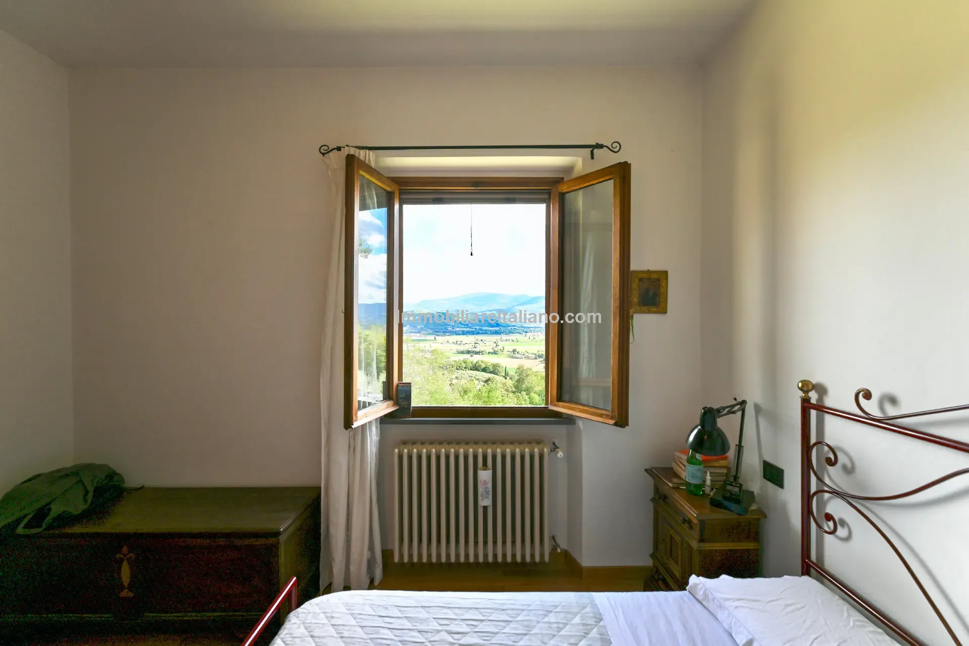 Spacious 5-Bedroom Farmhouse with Garden in Scenic Anghiari, Tuscany - View image 52 of 66