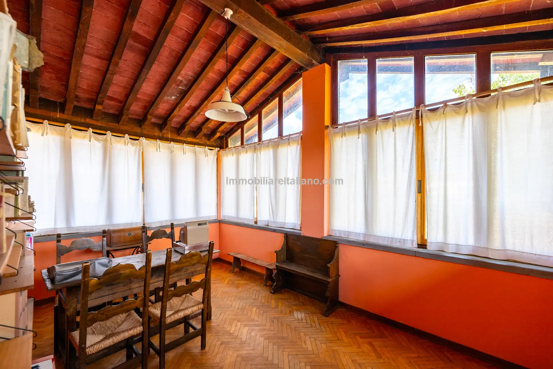 Spacious 5-Bedroom Farmhouse with Garden in Scenic Anghiari, Tuscany - View image 54 of 66