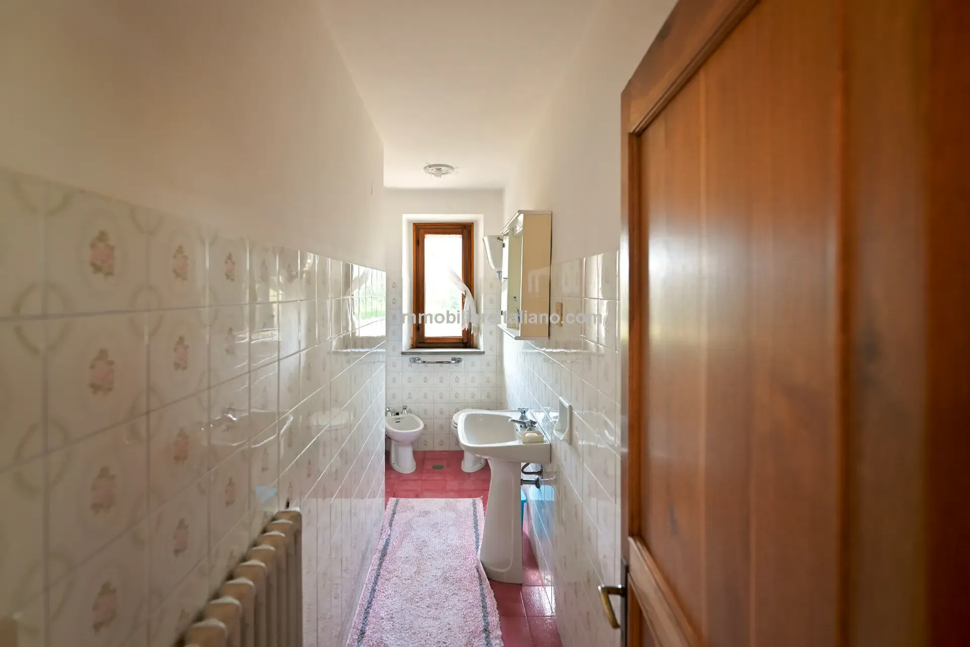 Spacious 5-Bedroom Farmhouse with Garden in Scenic Anghiari, Tuscany - View image 56 of 66