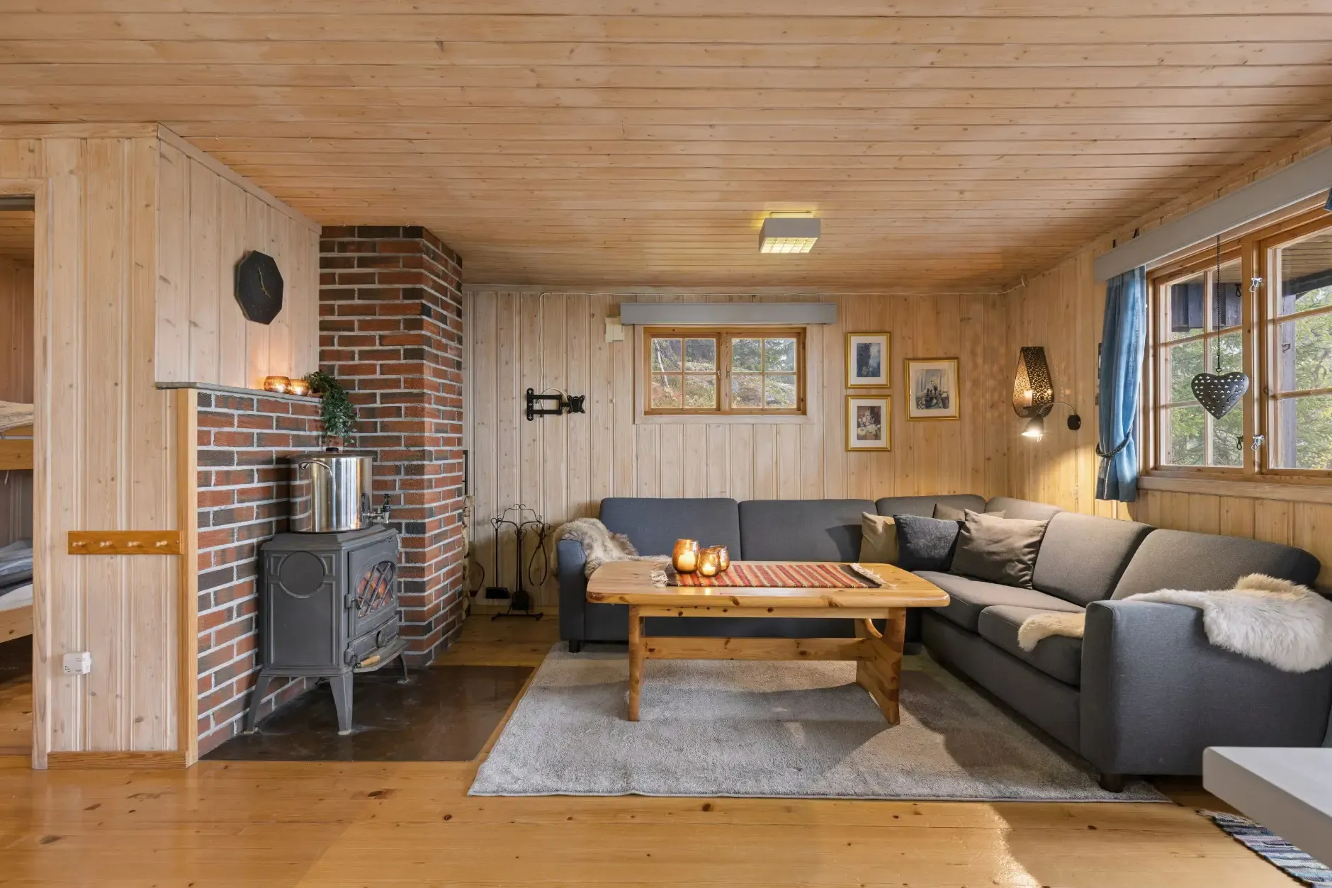 1970s Norwegian Cabin with Terrace and Scenic Trails - View image 6 of 30