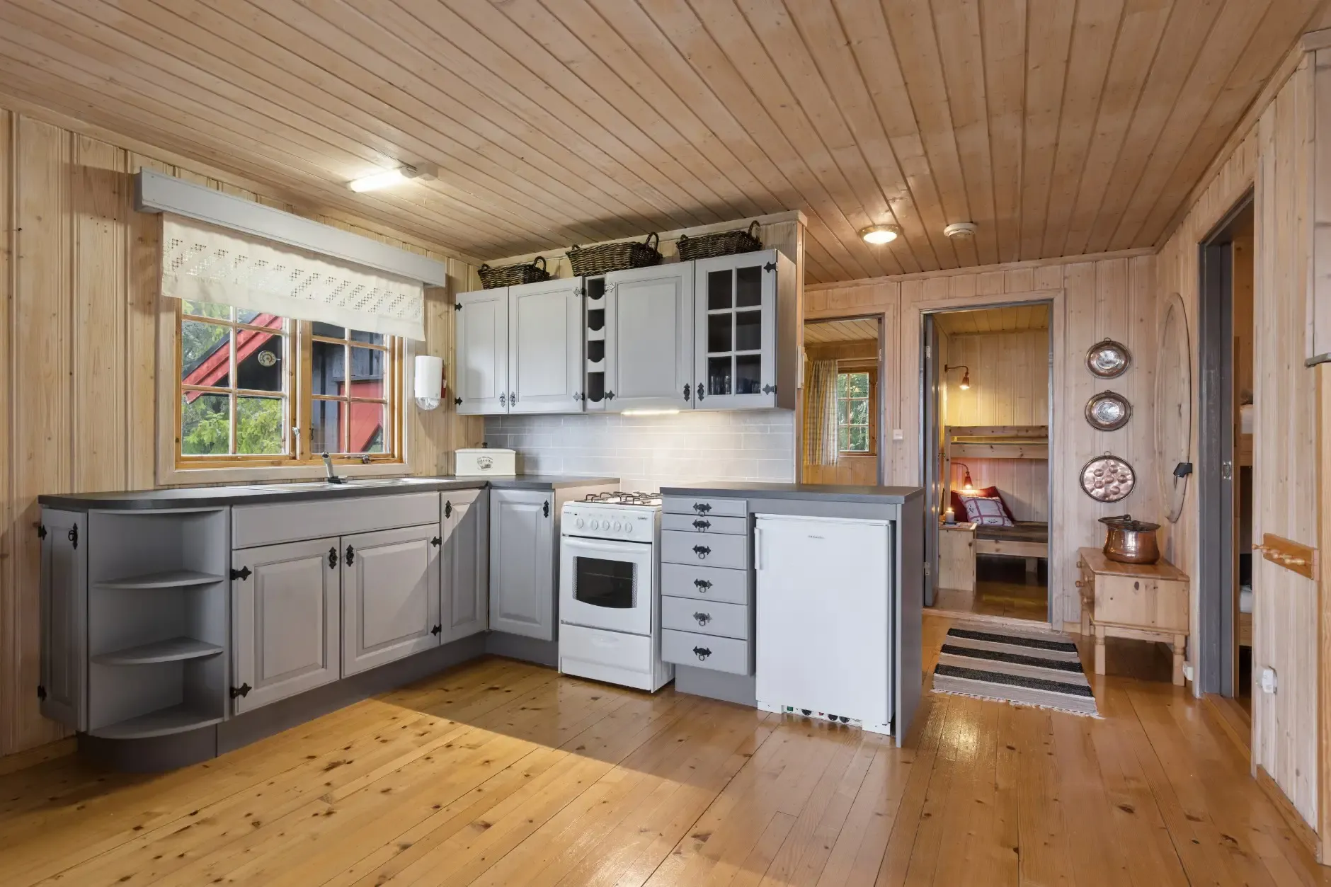 1970s Norwegian Cabin with Terrace and Scenic Trails - View image 11 of 30