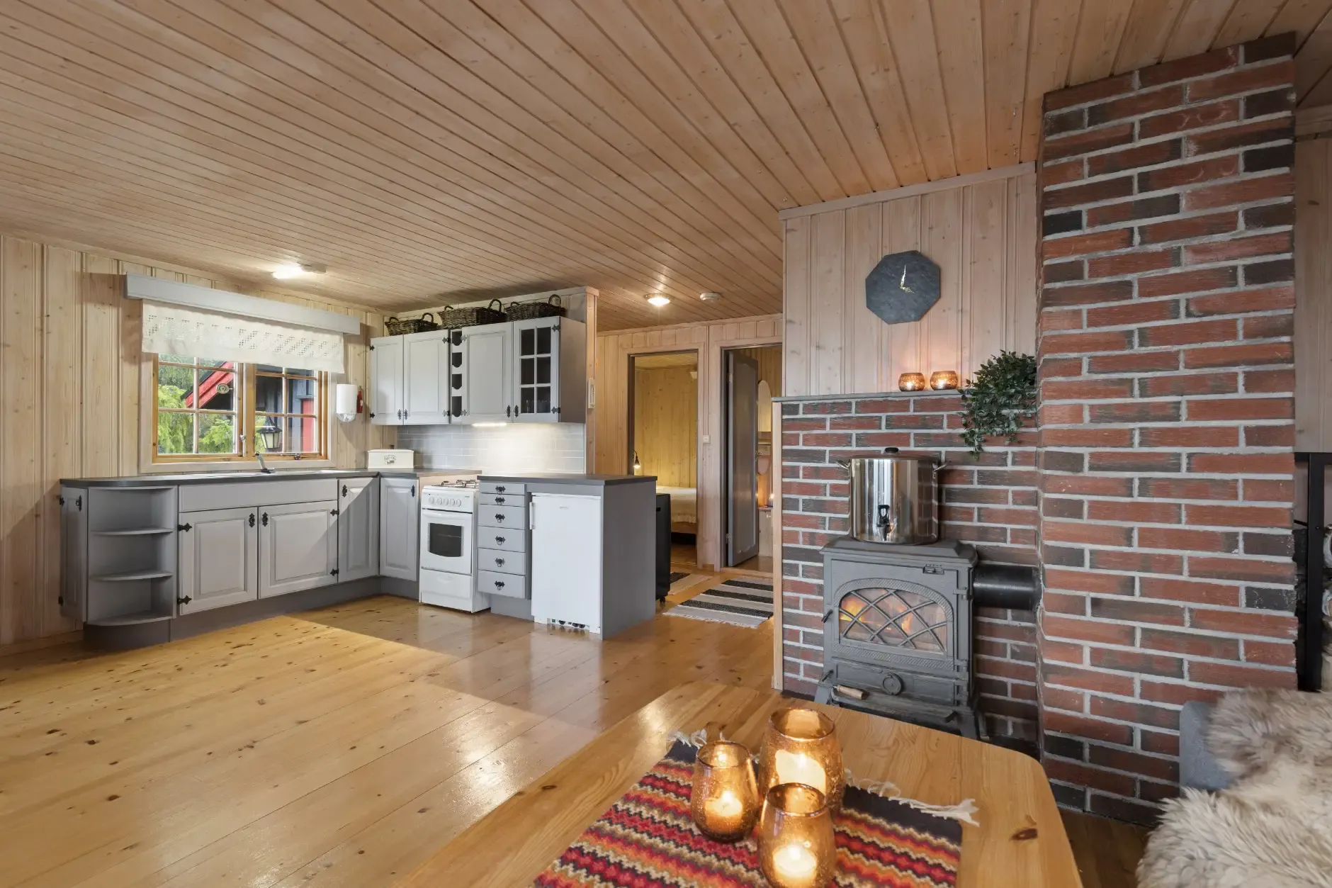1970s Norwegian Cabin with Terrace and Scenic Trails - View image 13 of 30