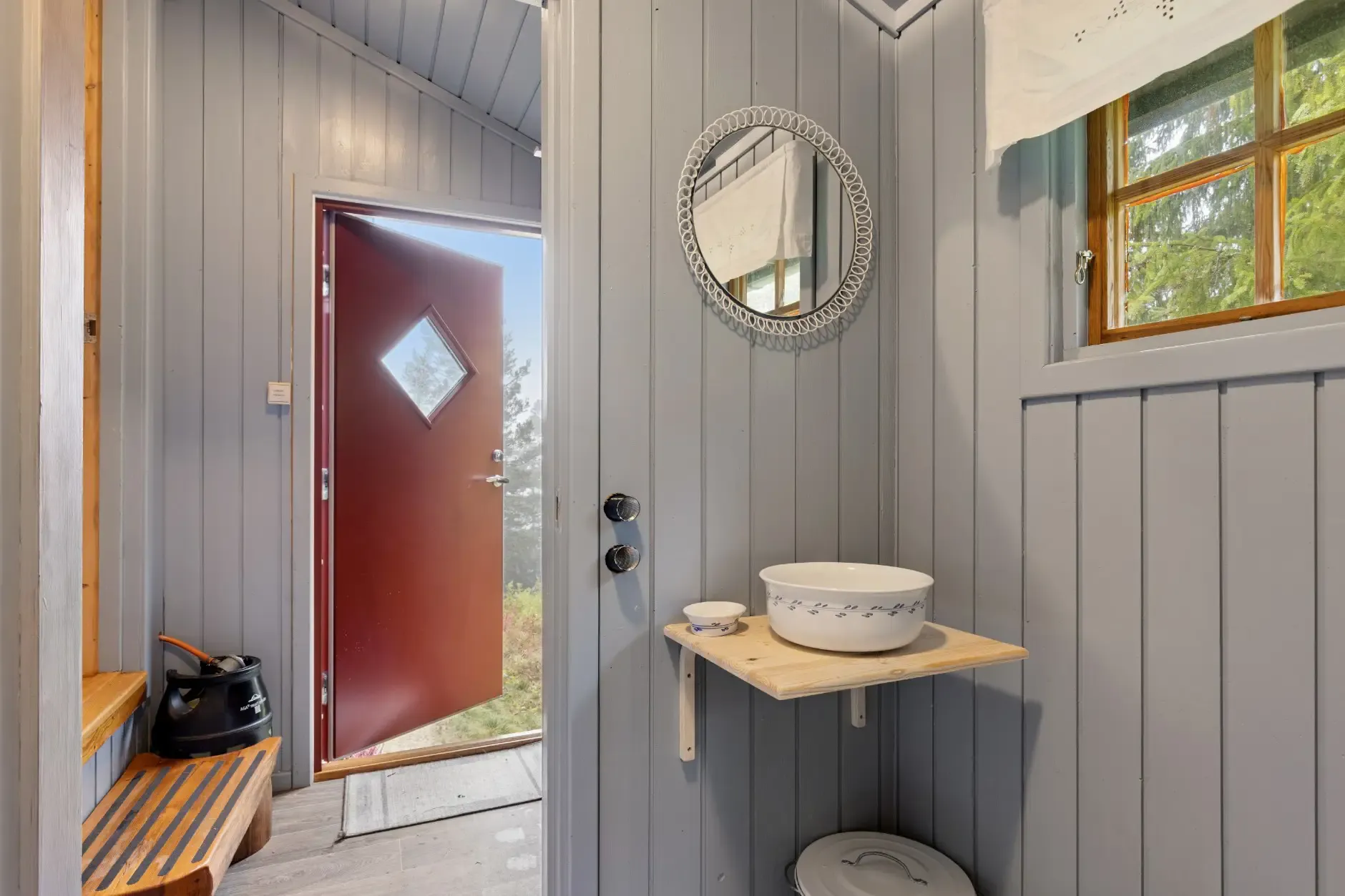 1970s Norwegian Cabin with Terrace and Scenic Trails - View image 16 of 30