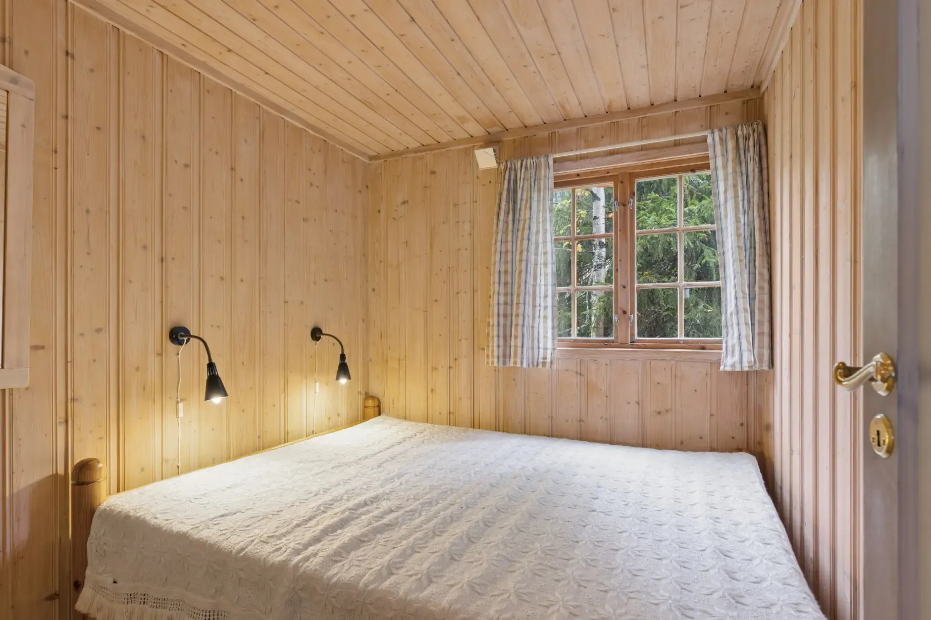1970s Norwegian Cabin with Terrace and Scenic Trails - View image 20 of 30