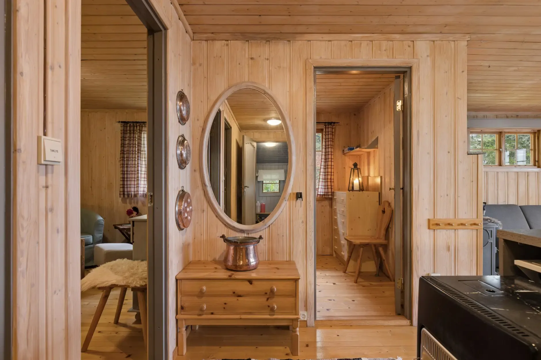 1970s Norwegian Cabin with Terrace and Scenic Trails - View image 21 of 30