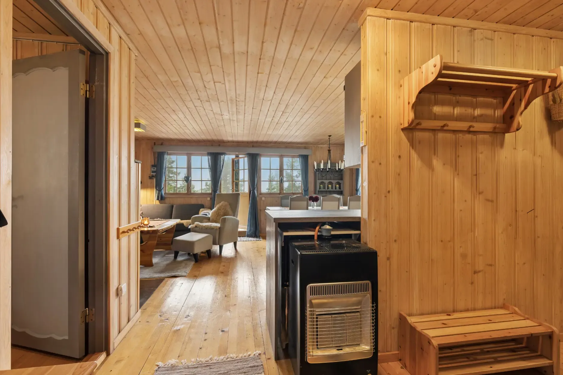 1970s Norwegian Cabin with Terrace and Scenic Trails - View image 22 of 30