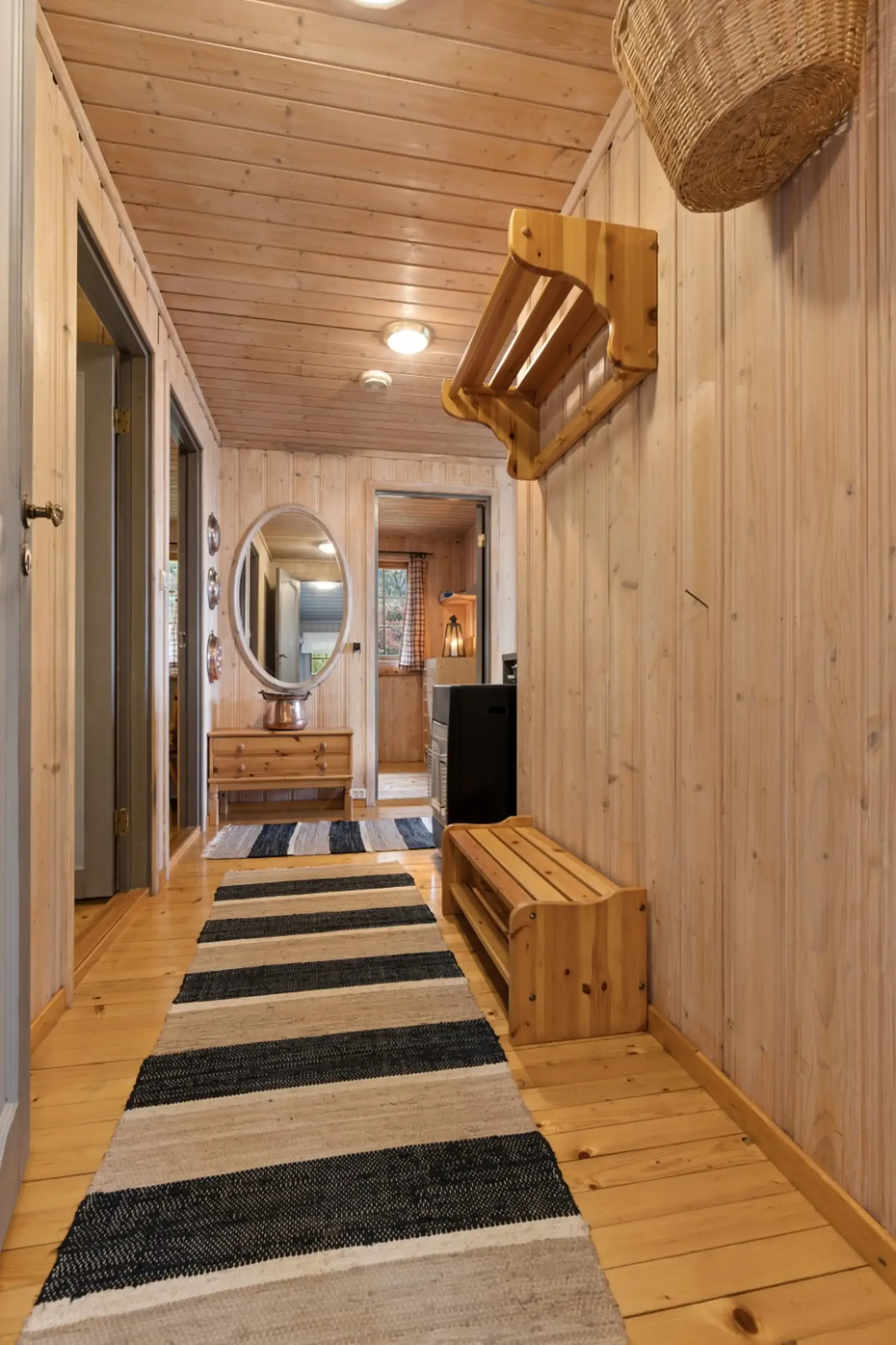 1970s Norwegian Cabin with Terrace and Scenic Trails - View image 23 of 30