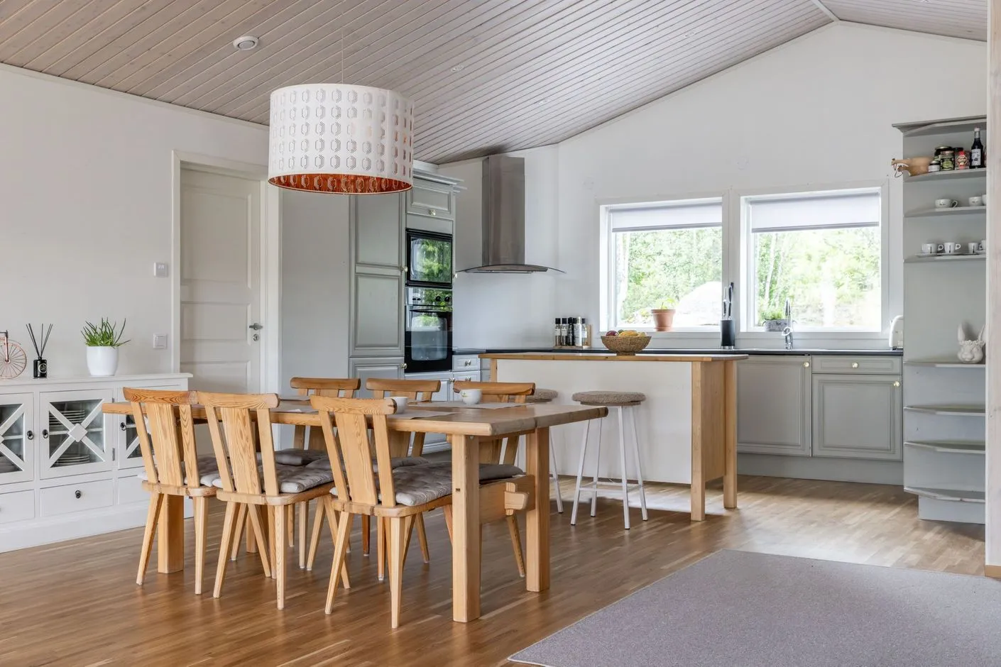 Contemporary 3-Bedroom House with Expansive Garden in Scenic Funäsdalen, Sweden - Image 2