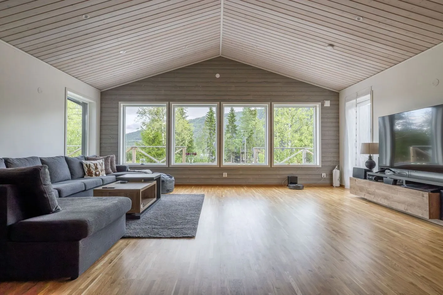 Contemporary 3-Bedroom House with Expansive Garden in Scenic Funäsdalen, Sweden - View image 13 of 34