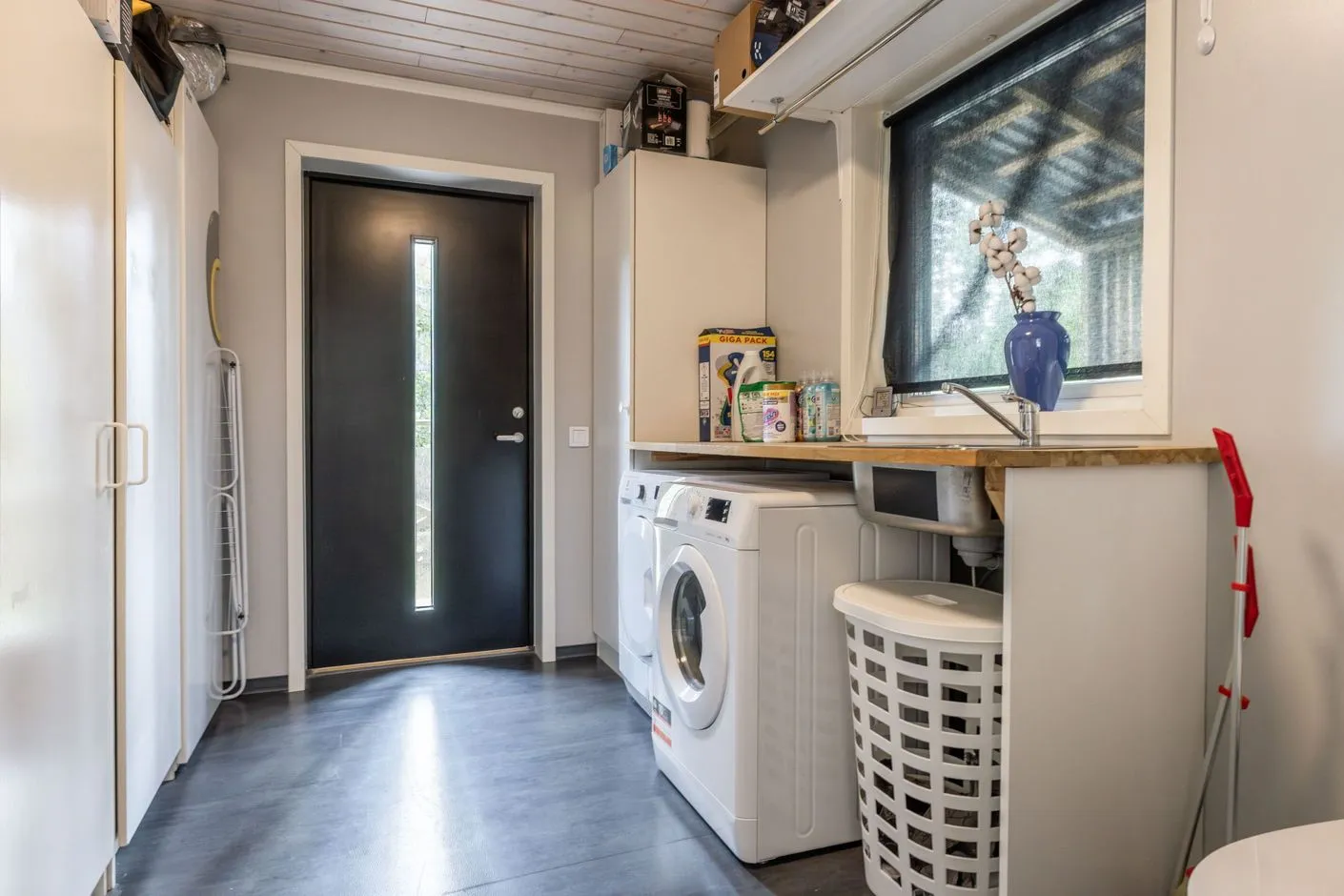 Contemporary 3-Bedroom House with Expansive Garden in Scenic Funäsdalen, Sweden - View image 26 of 34