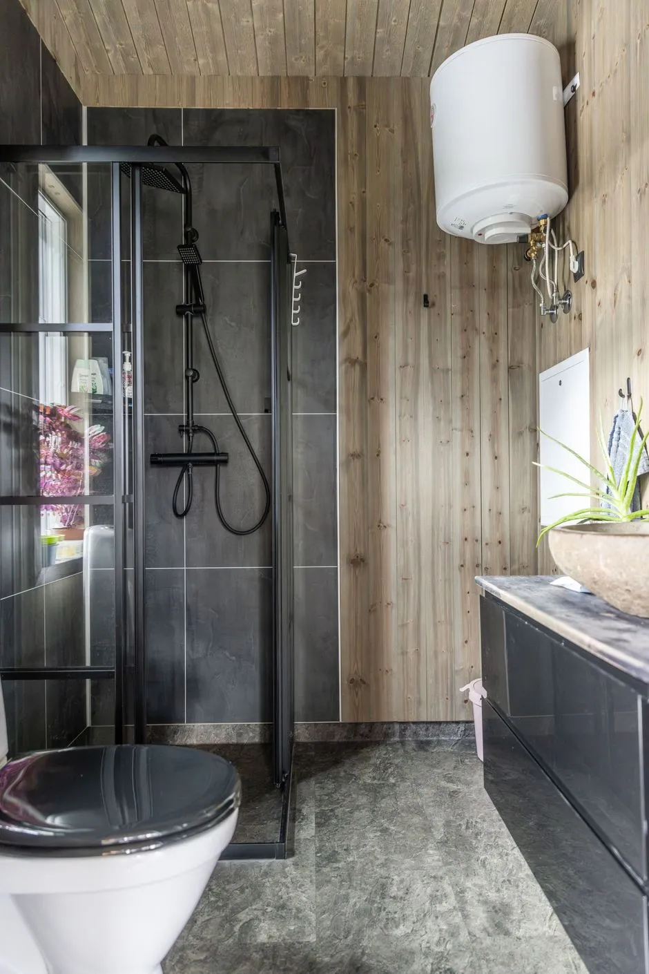 Contemporary 3-Bedroom House with Expansive Garden in Scenic Funäsdalen, Sweden - View image 32 of 34