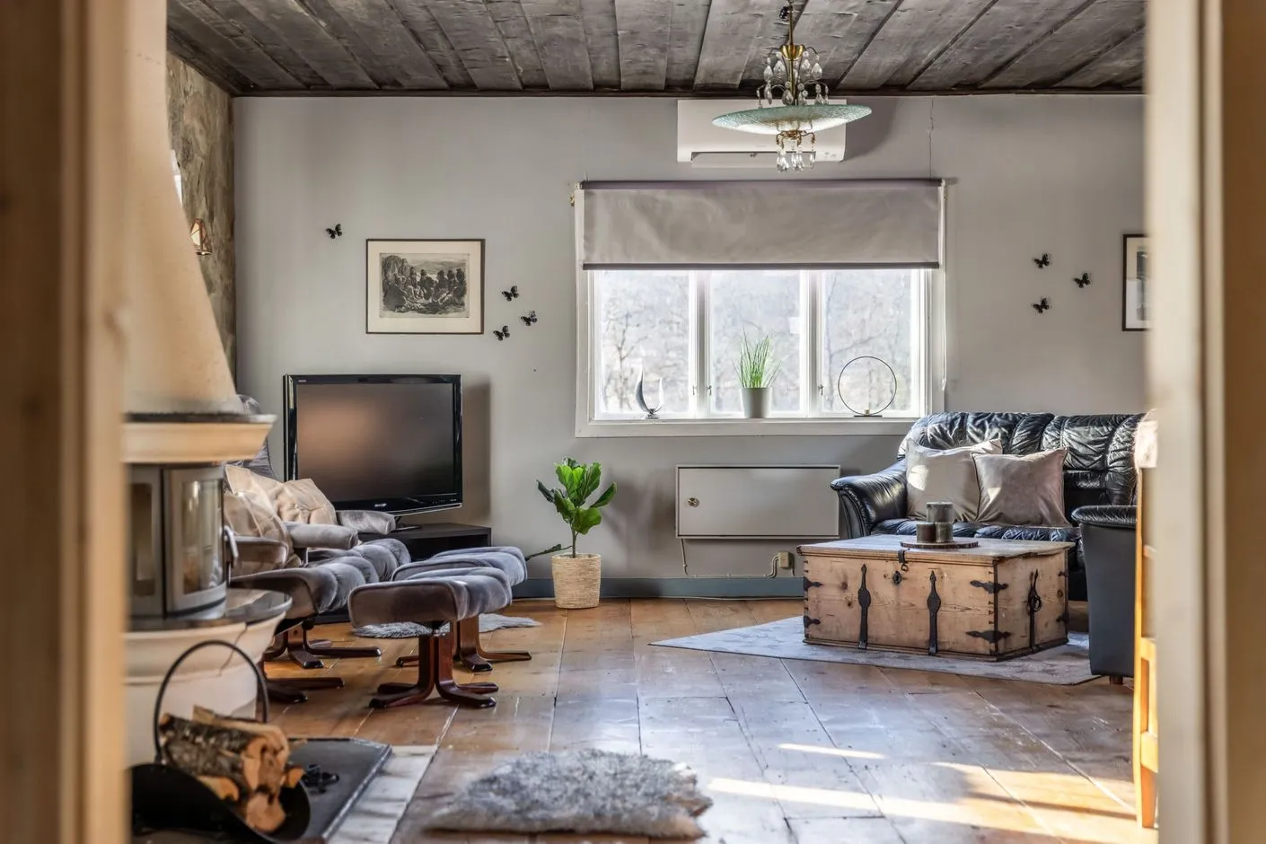 1950s Swedish Country House with Expansive Garden in Scenic Bruksvallarna - Image 5