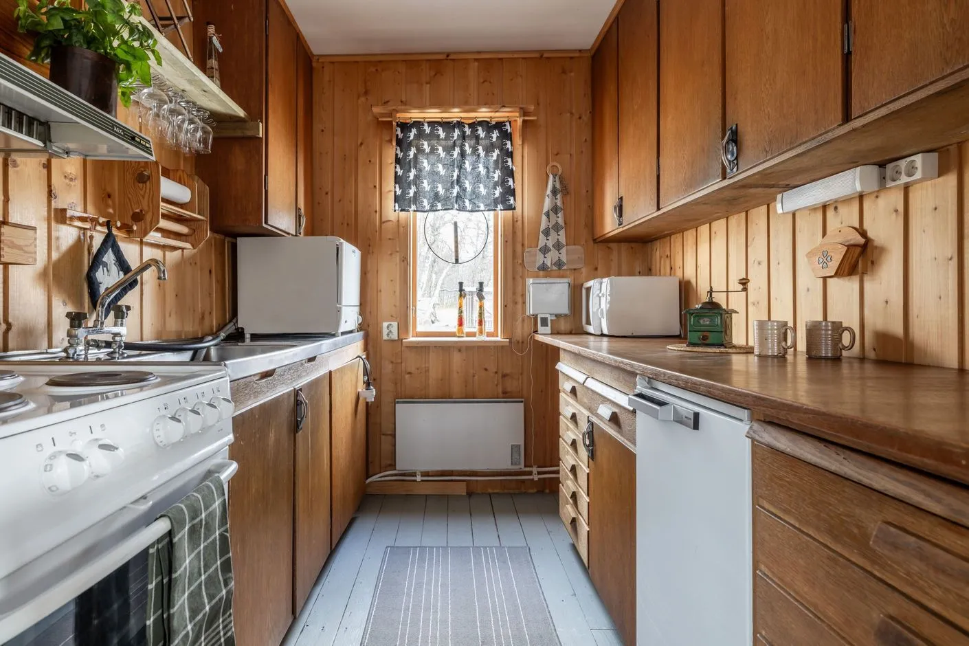 1950s Swedish Country House with Expansive Garden in Scenic Bruksvallarna - View image 11 of 23